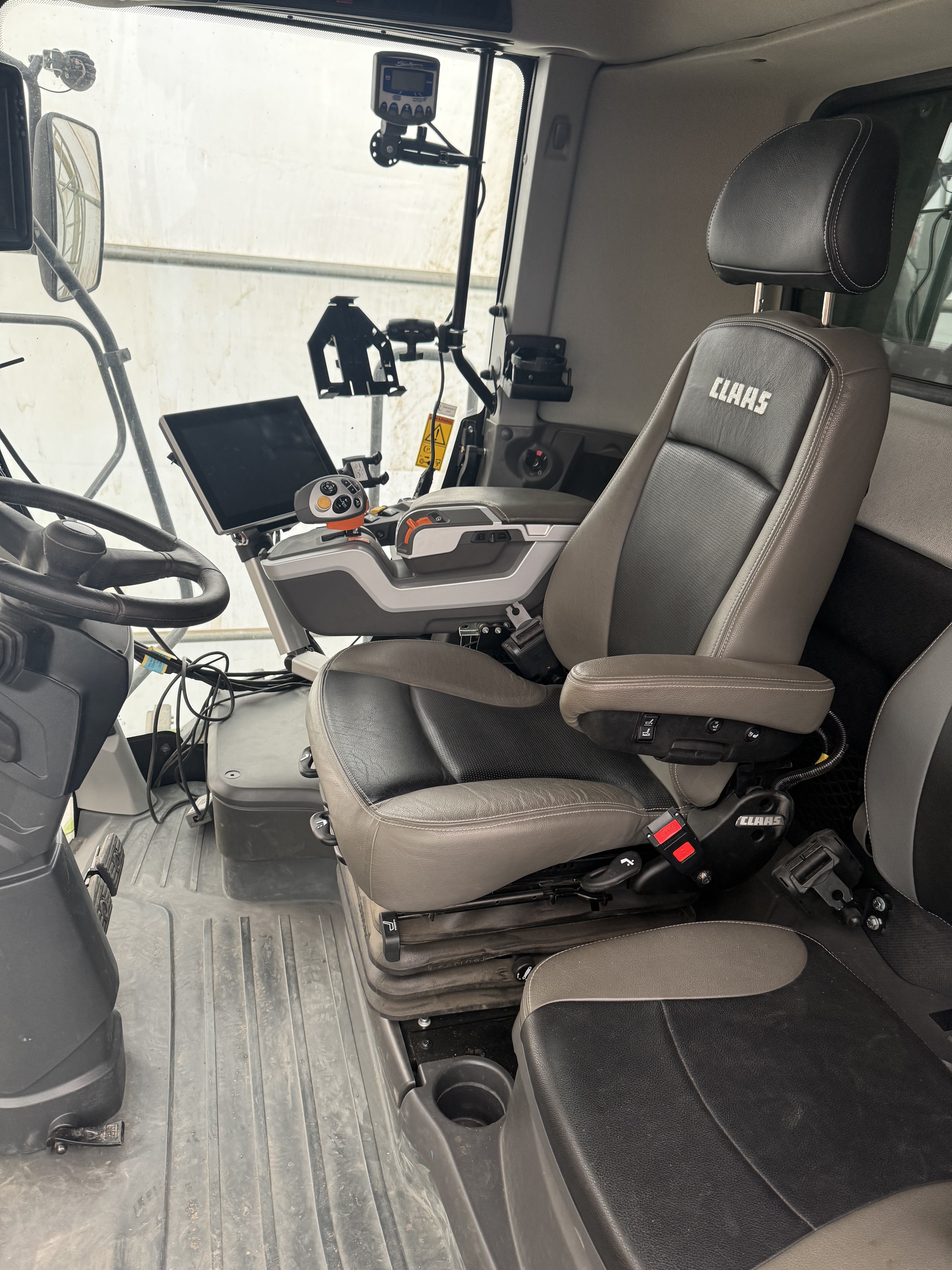 2022 Claas LEXION 7500TT Combine