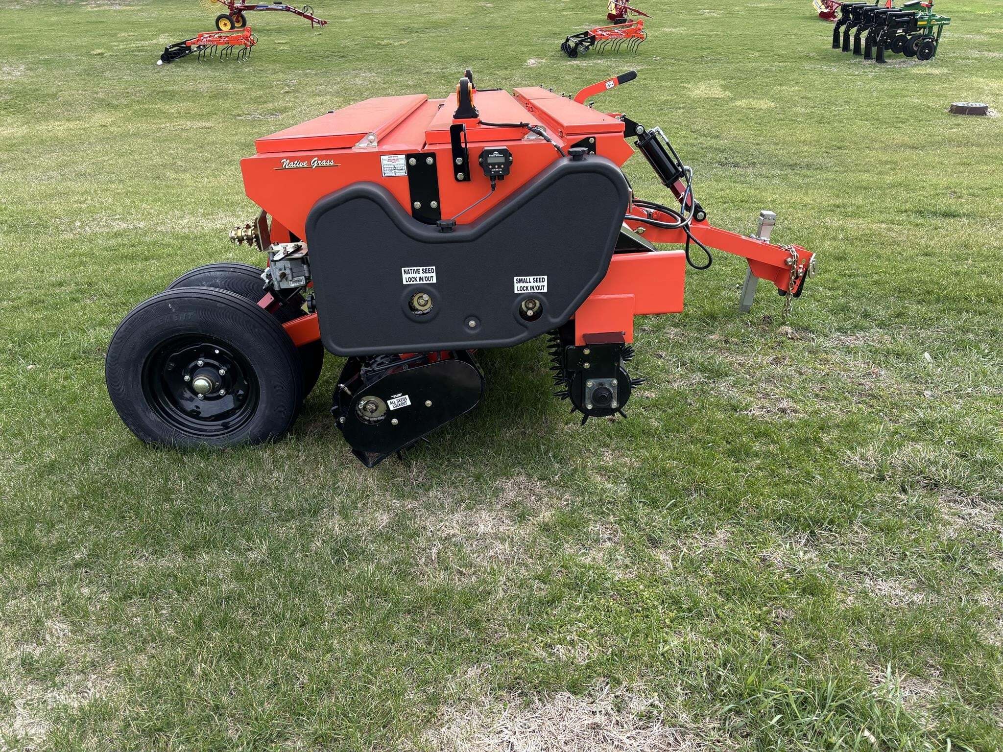  Land Pride MPS2611 Drill