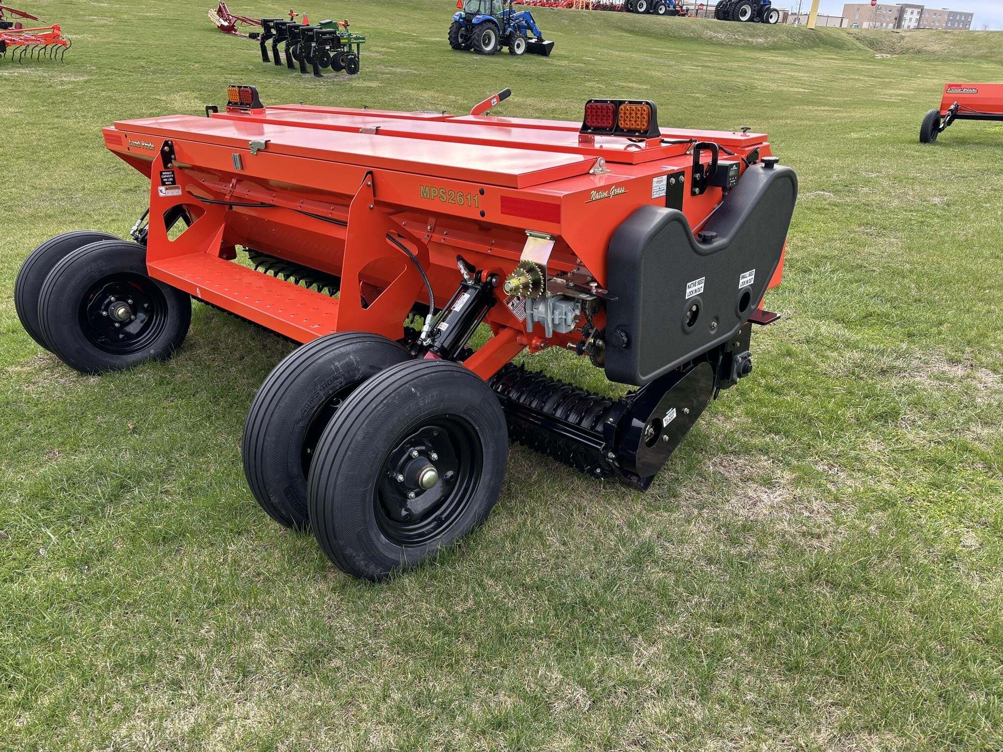  Land Pride MPS2611 Drill