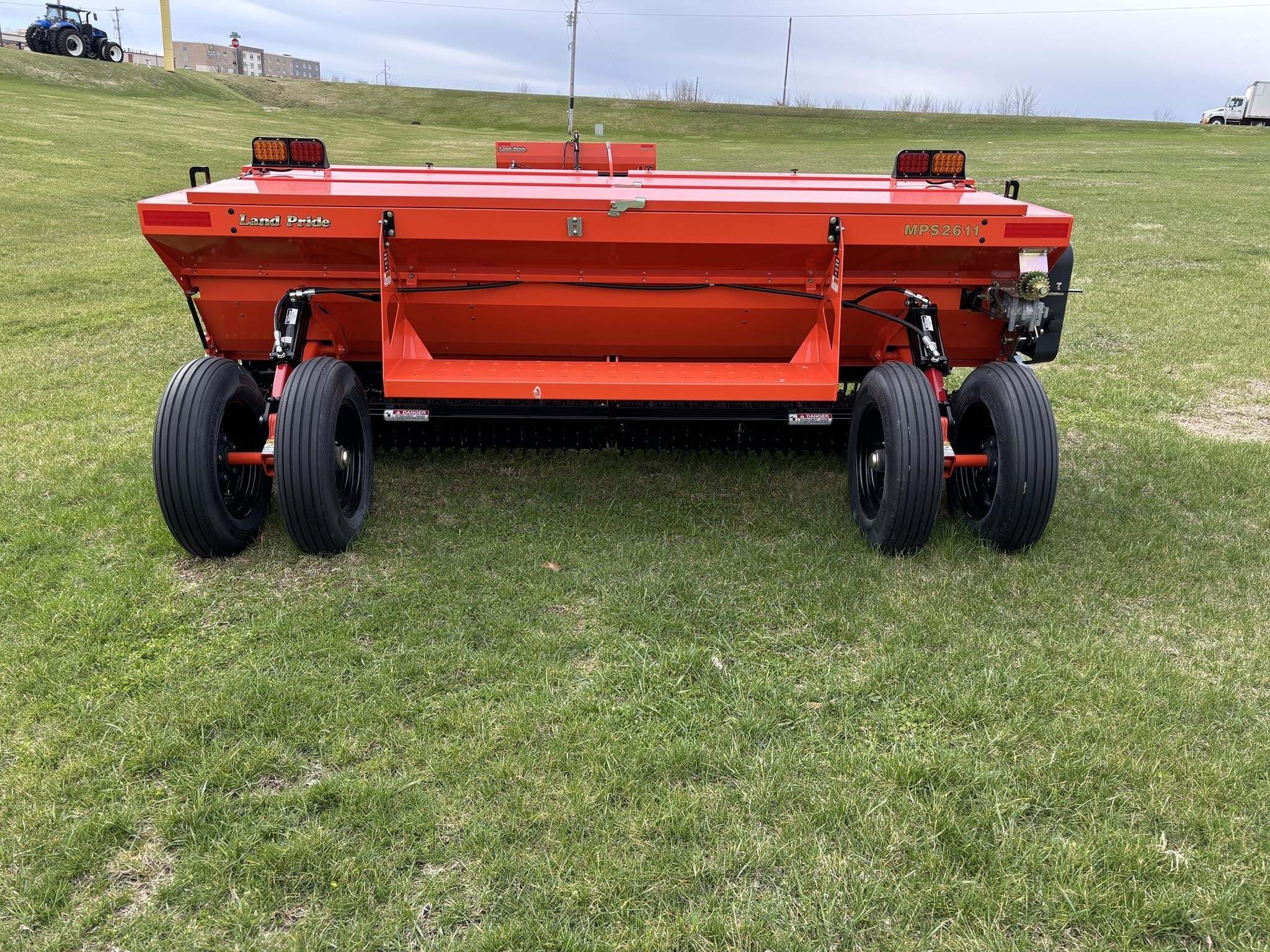  Land Pride MPS2611 Drill