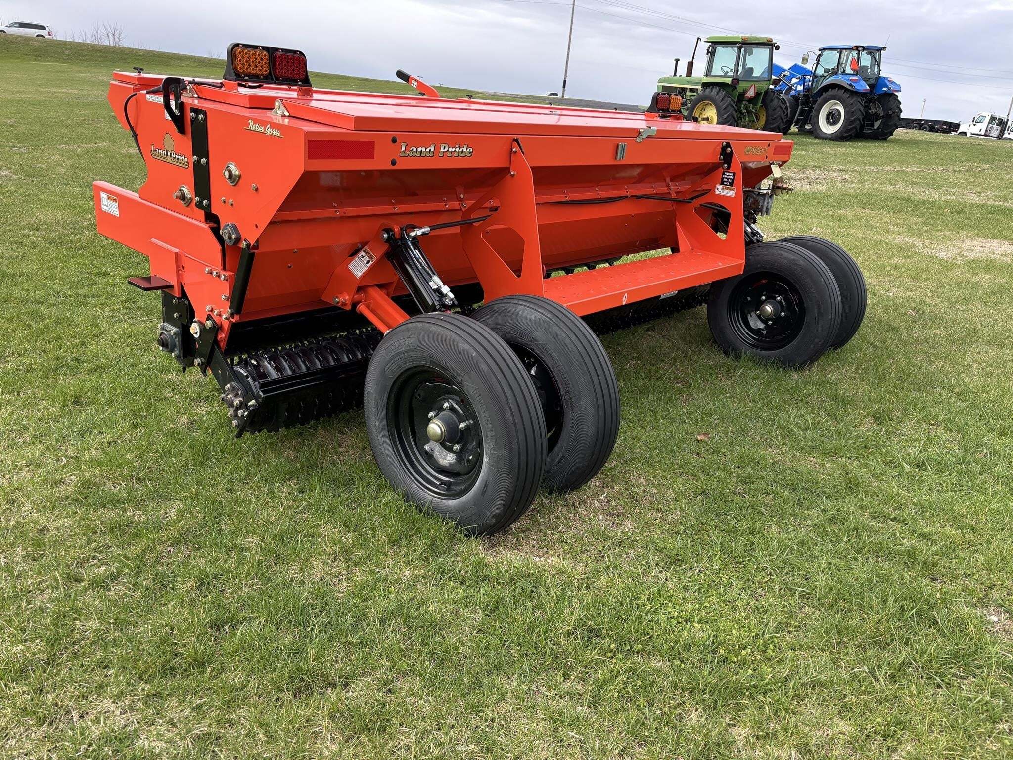  Land Pride MPS2611 Drill