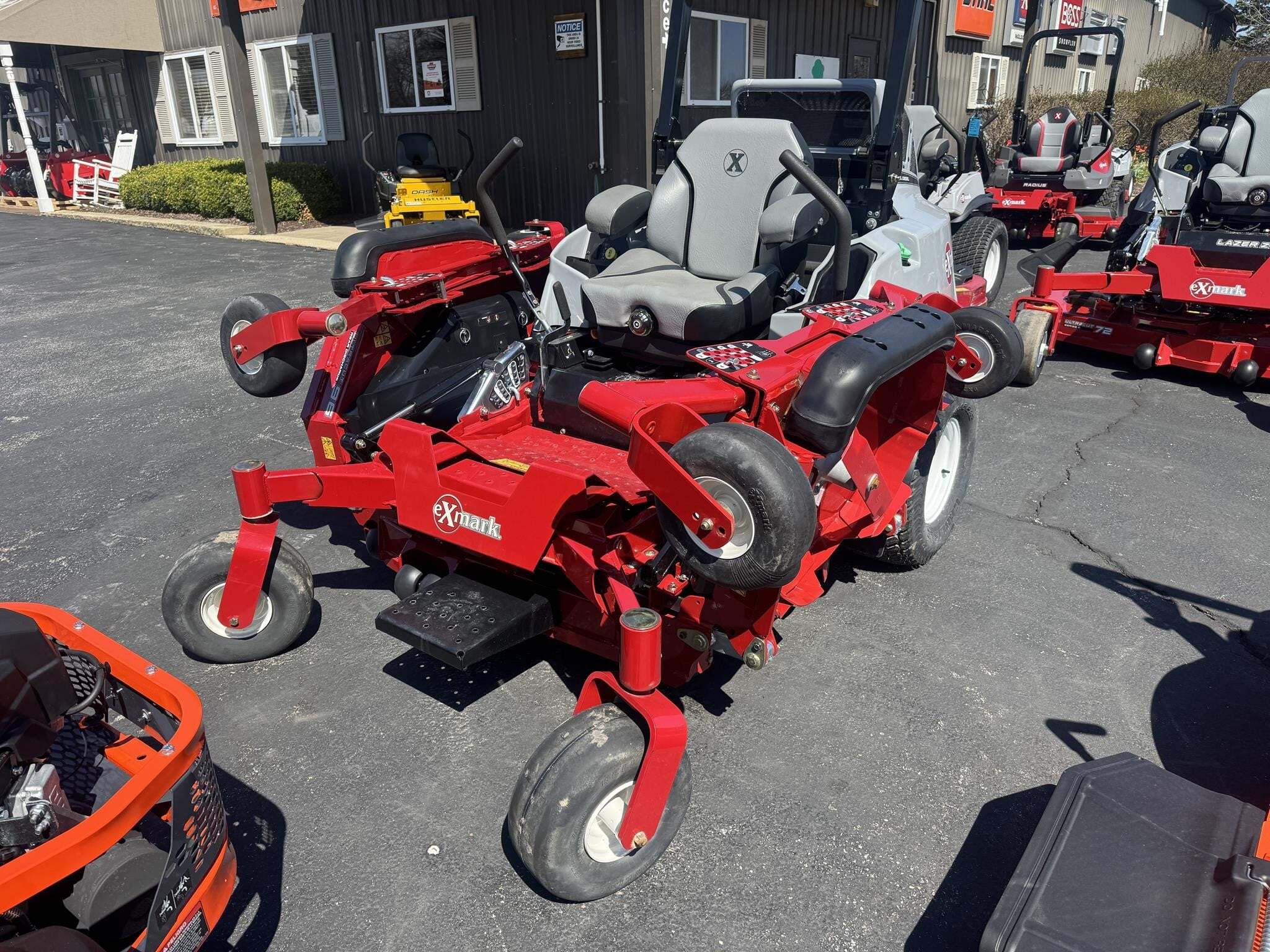  Exmark LZS88CDYM96RW0 Lawn Mower
