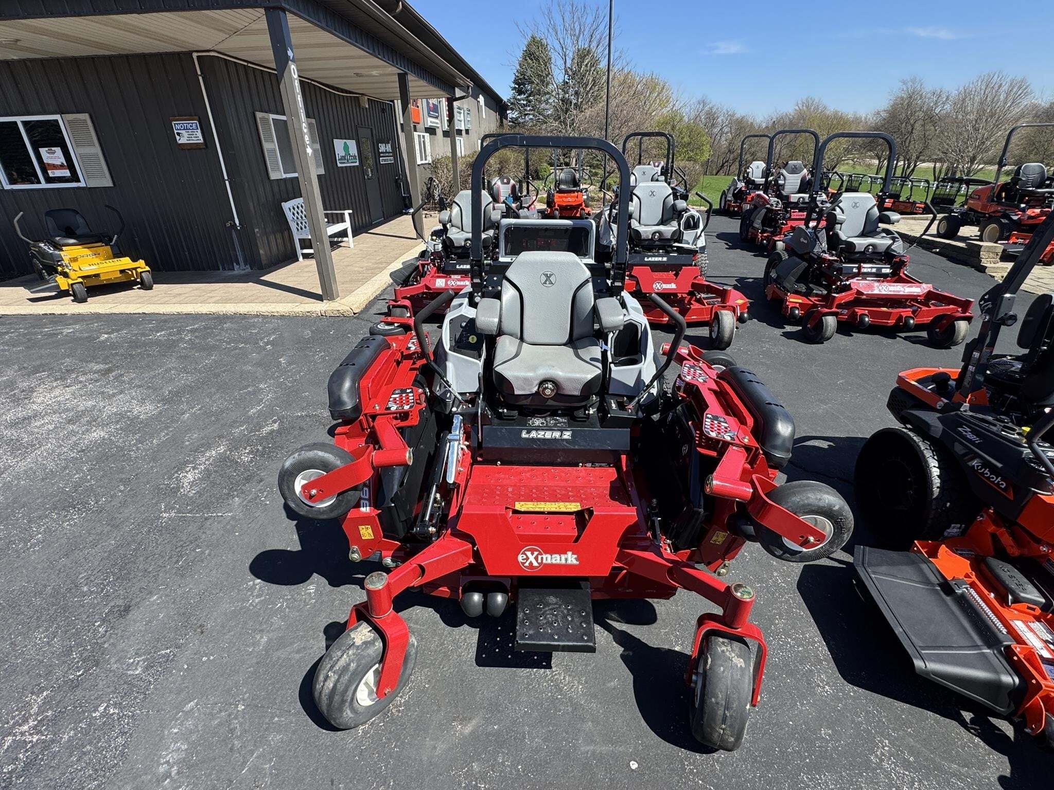  Exmark LZS88CDYM96RW0 Lawn Mower