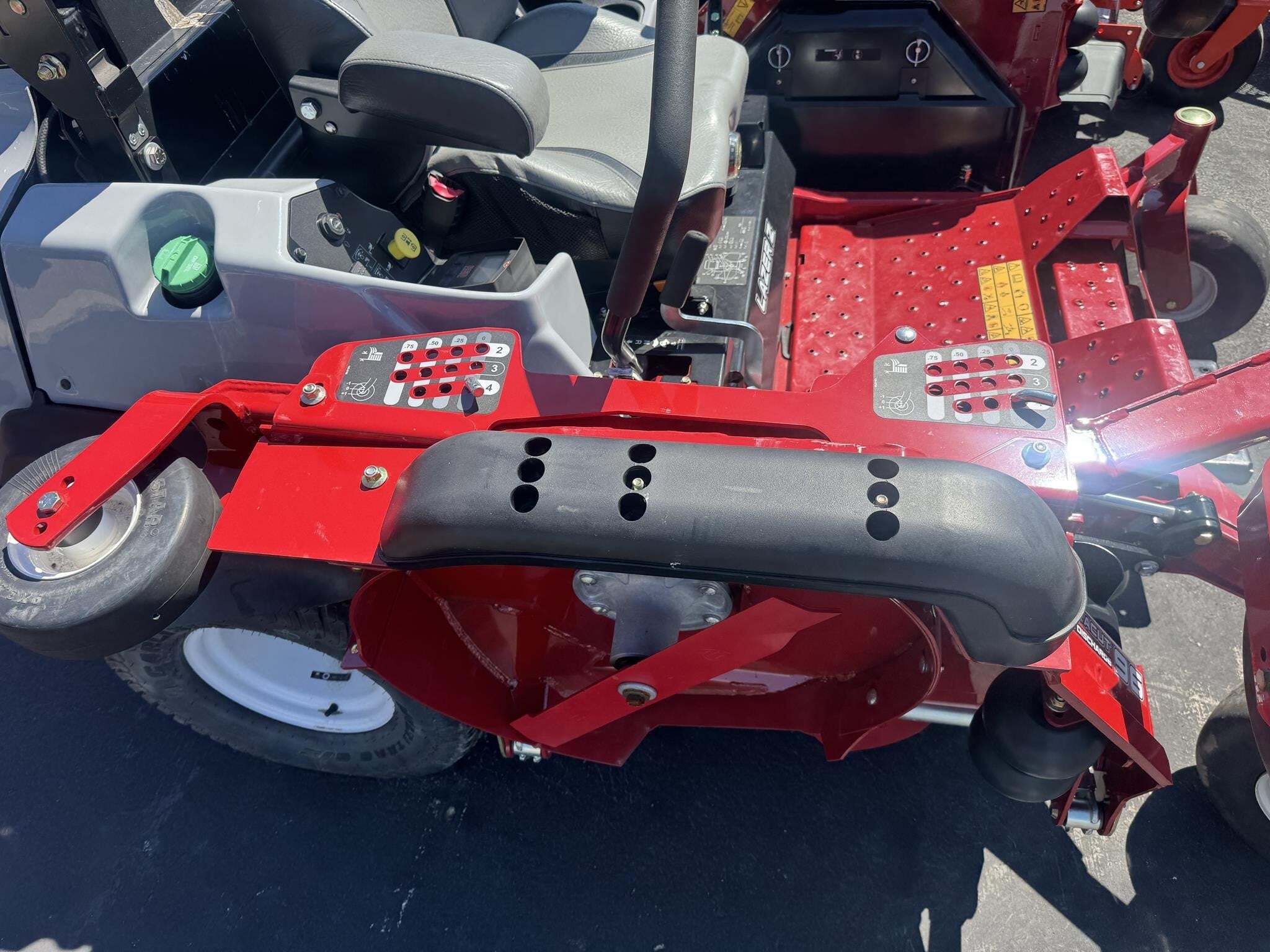  Exmark LZS88CDYM96RW0 Lawn Mower