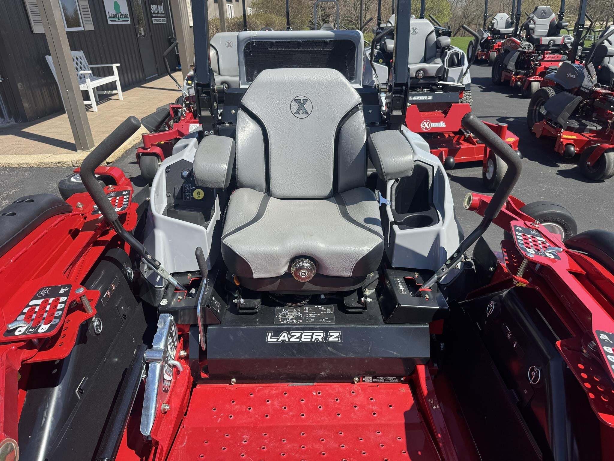  Exmark LZS88CDYM96RW0 Lawn Mower