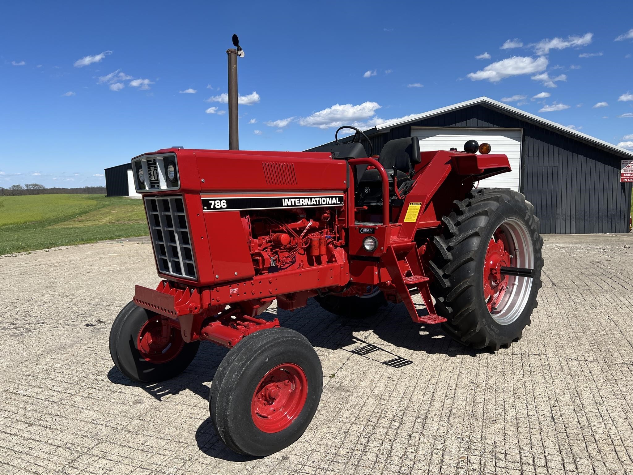1981 International 786 Tractor