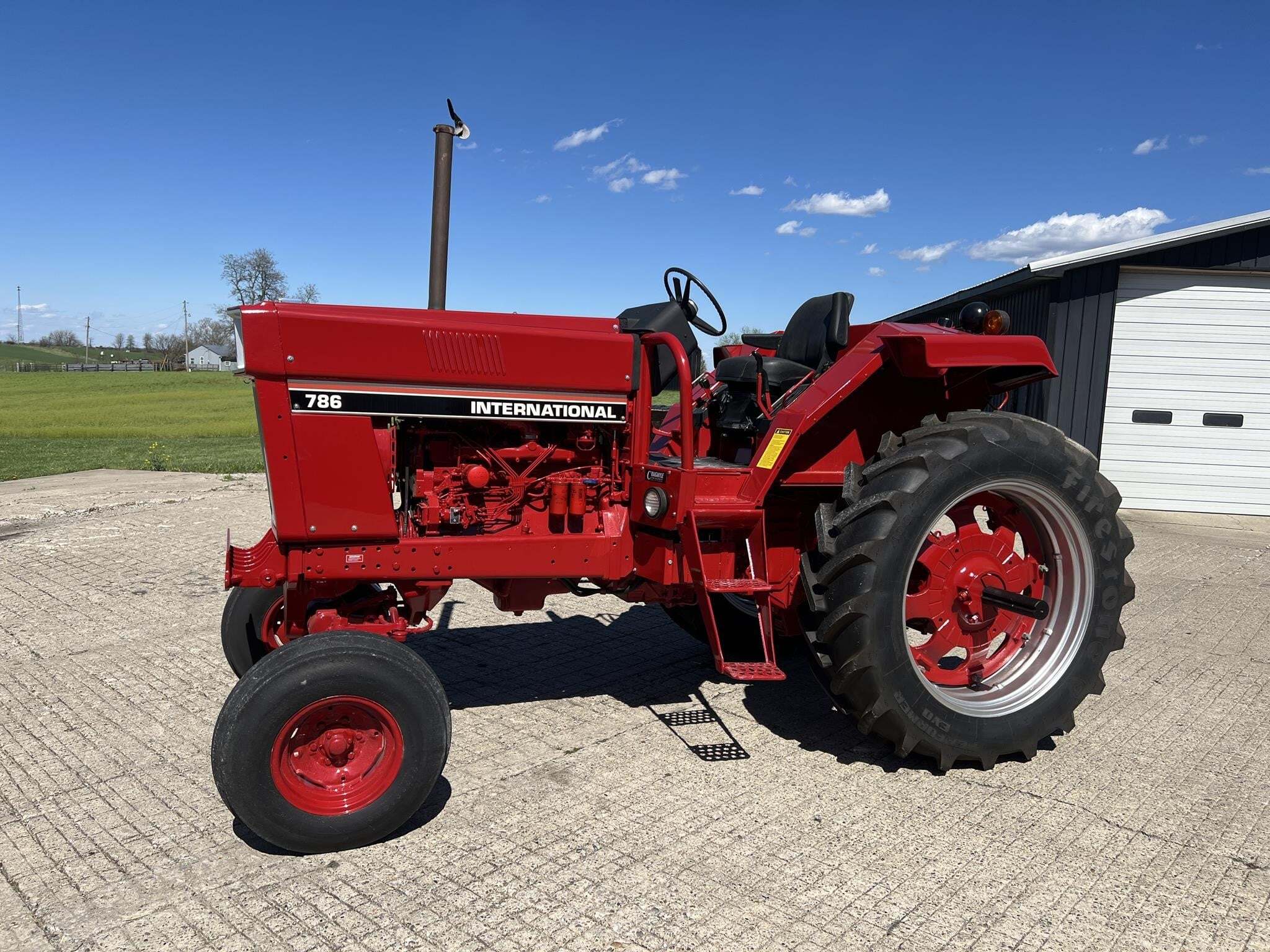 1981 International 786 Tractor