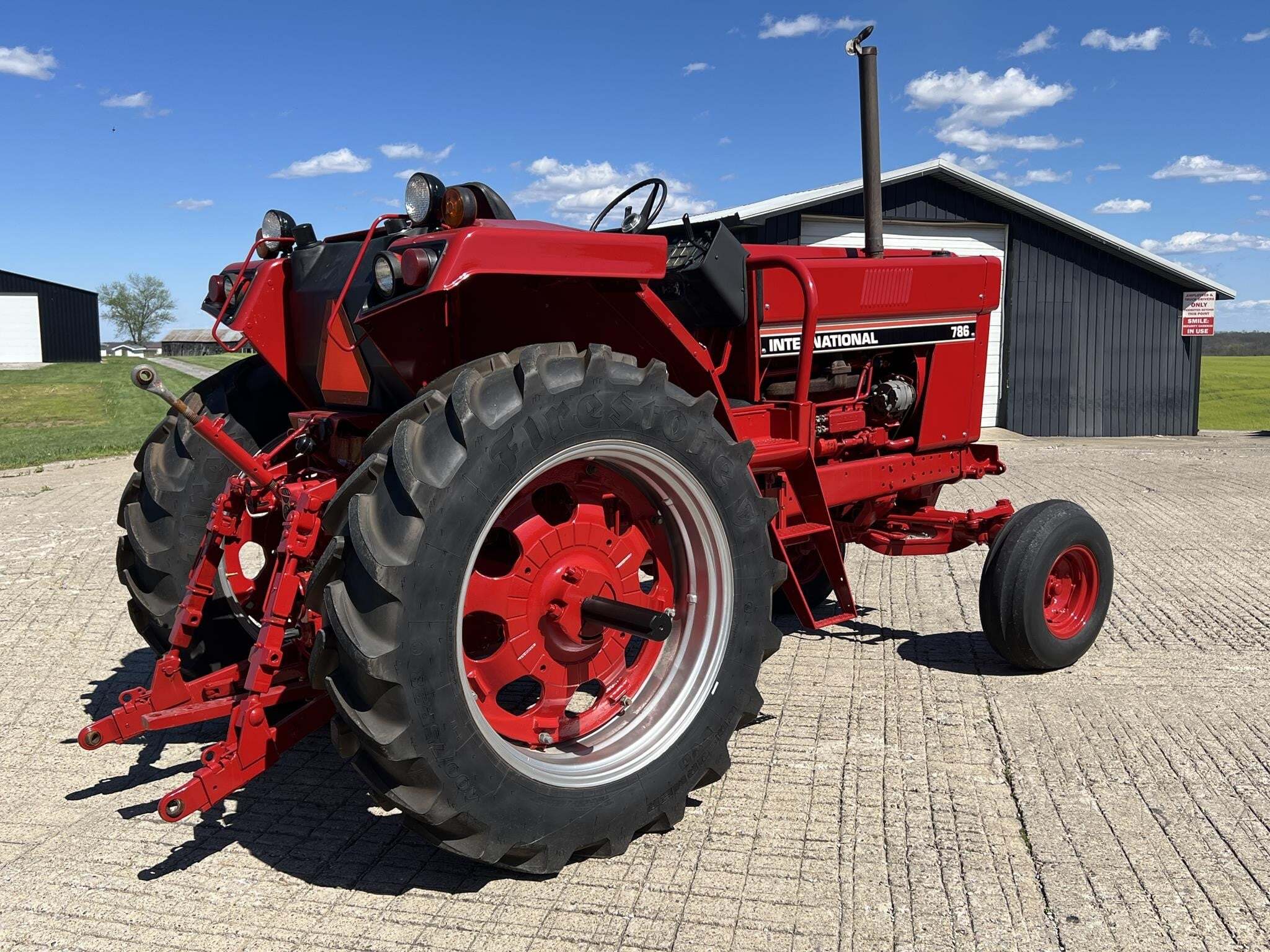 1981 International 786 Tractor
