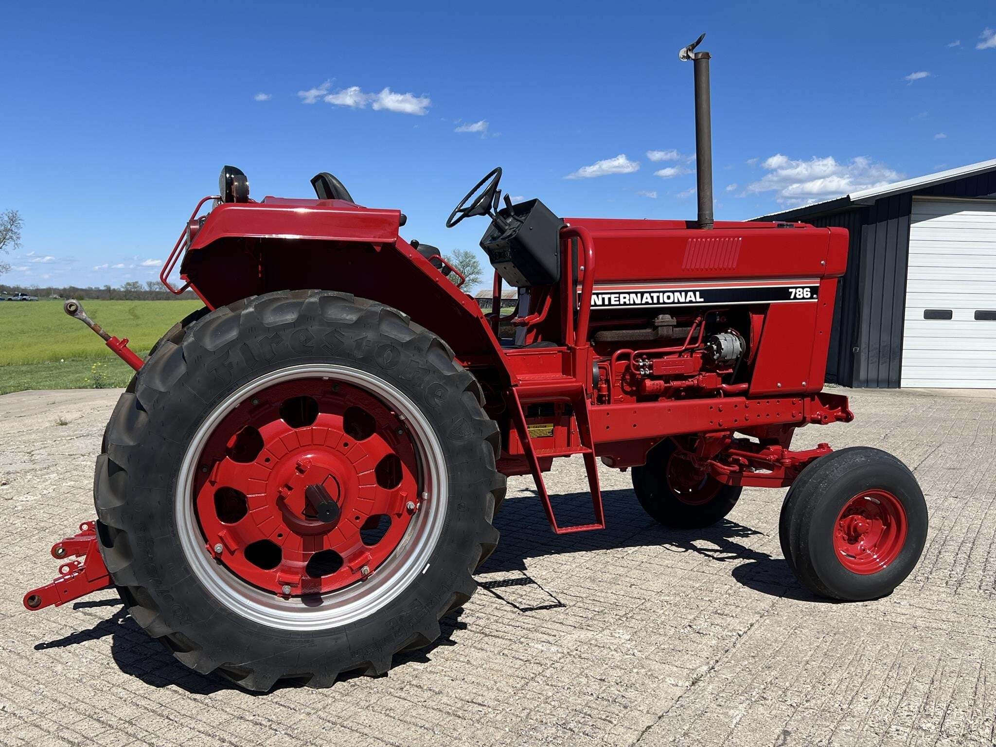 1981 International 786 Tractor