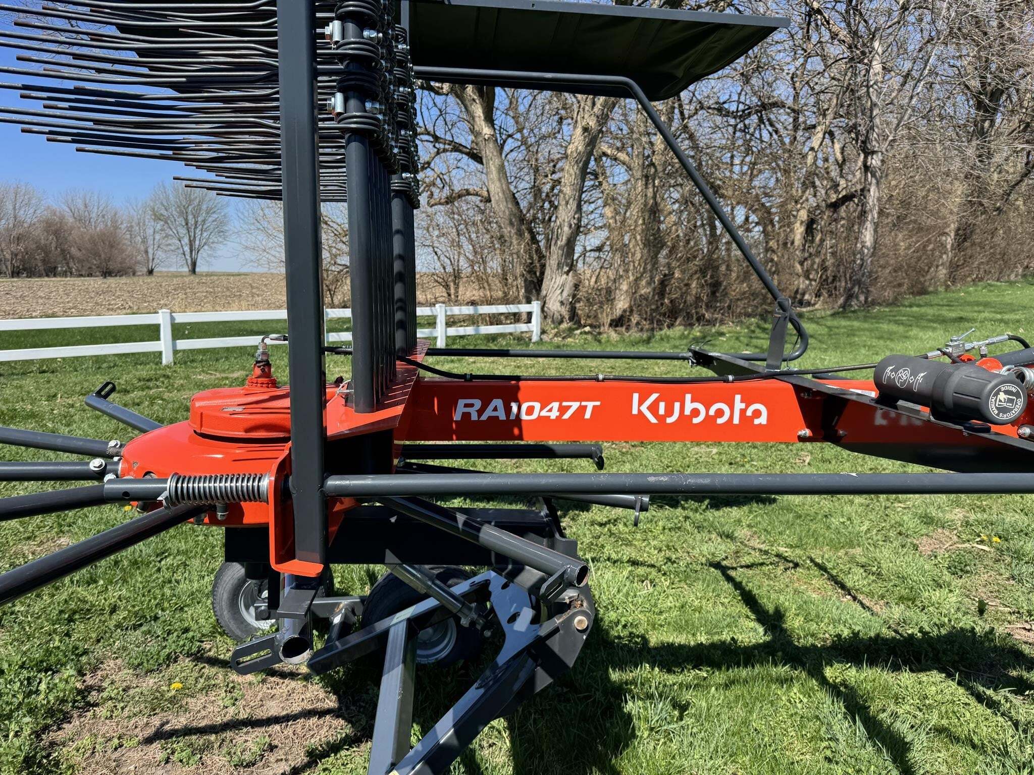  Kubota RA1047T Rake