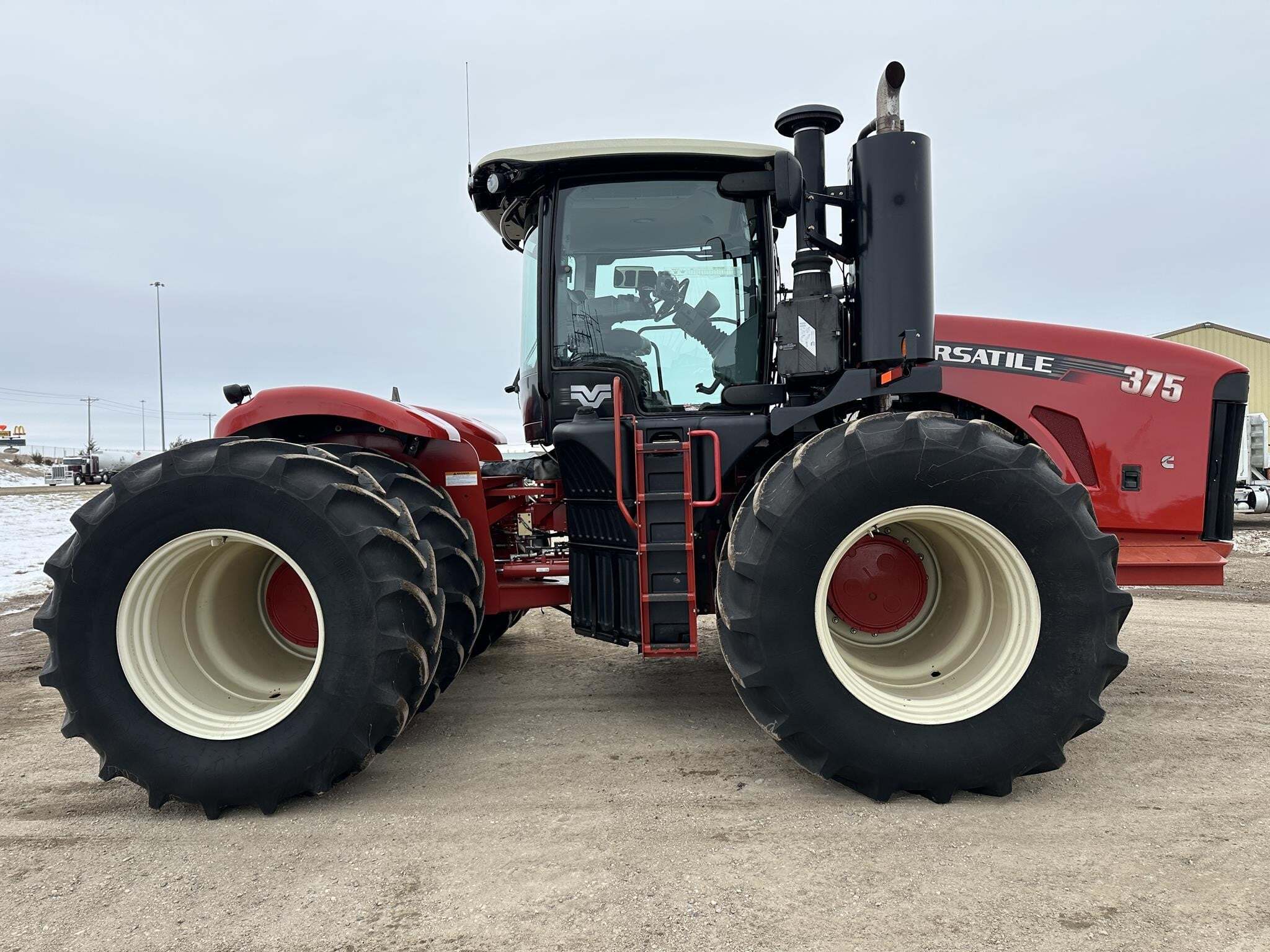 2015 Versatile 375 Tractor
