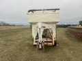 2000 Friesen 220 Seed Tender