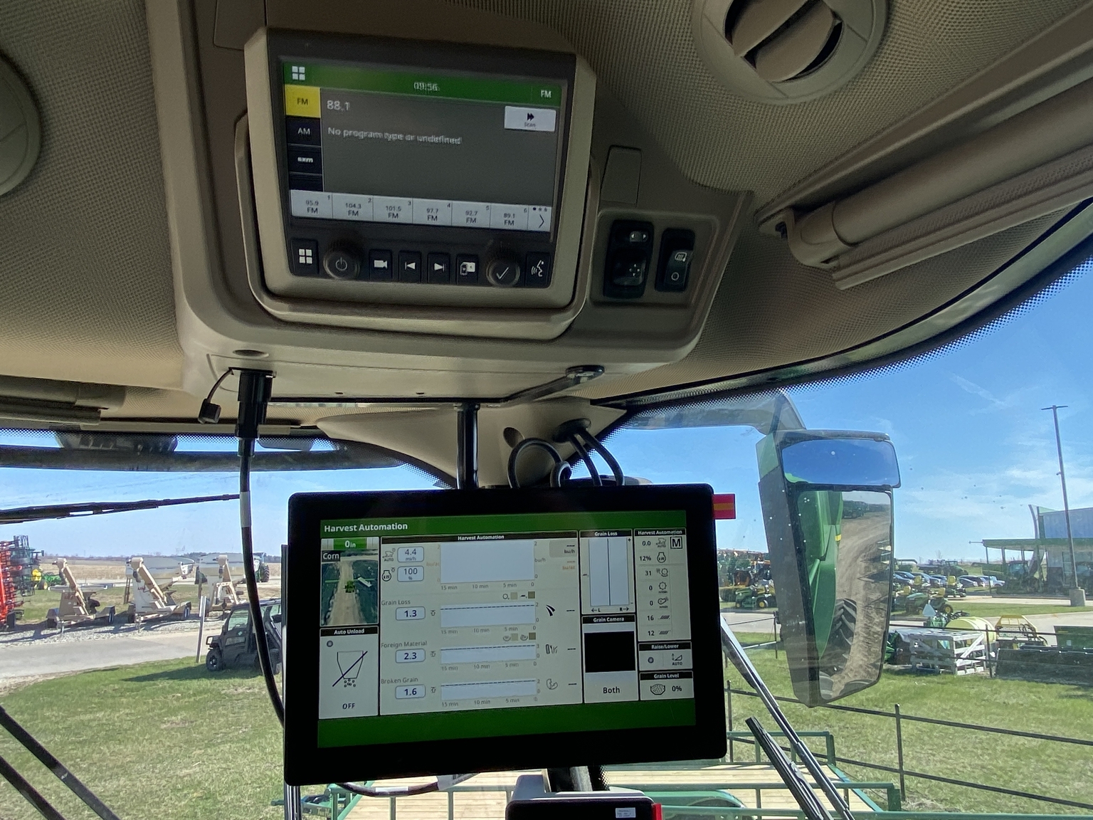 2025 John Deere S7 800 Combine