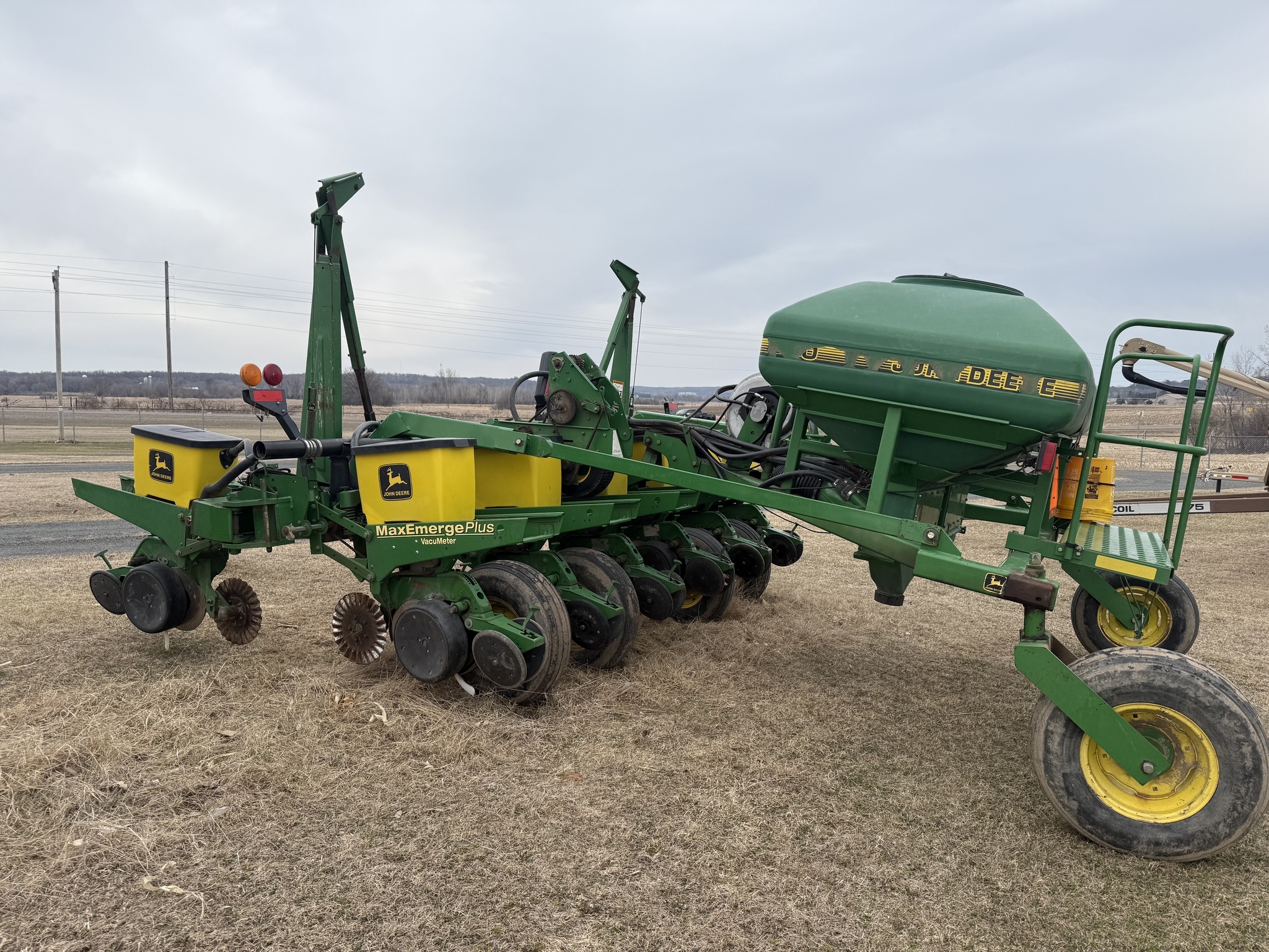 1997 John Deere 1760 Planter