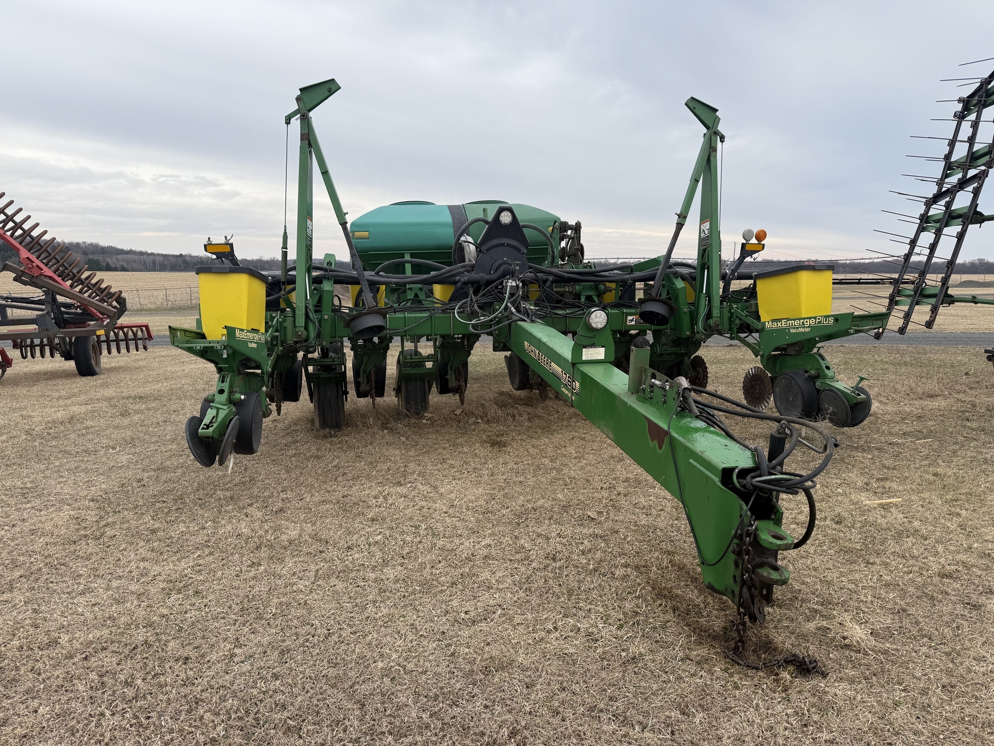 1997 John Deere 1760 Planter