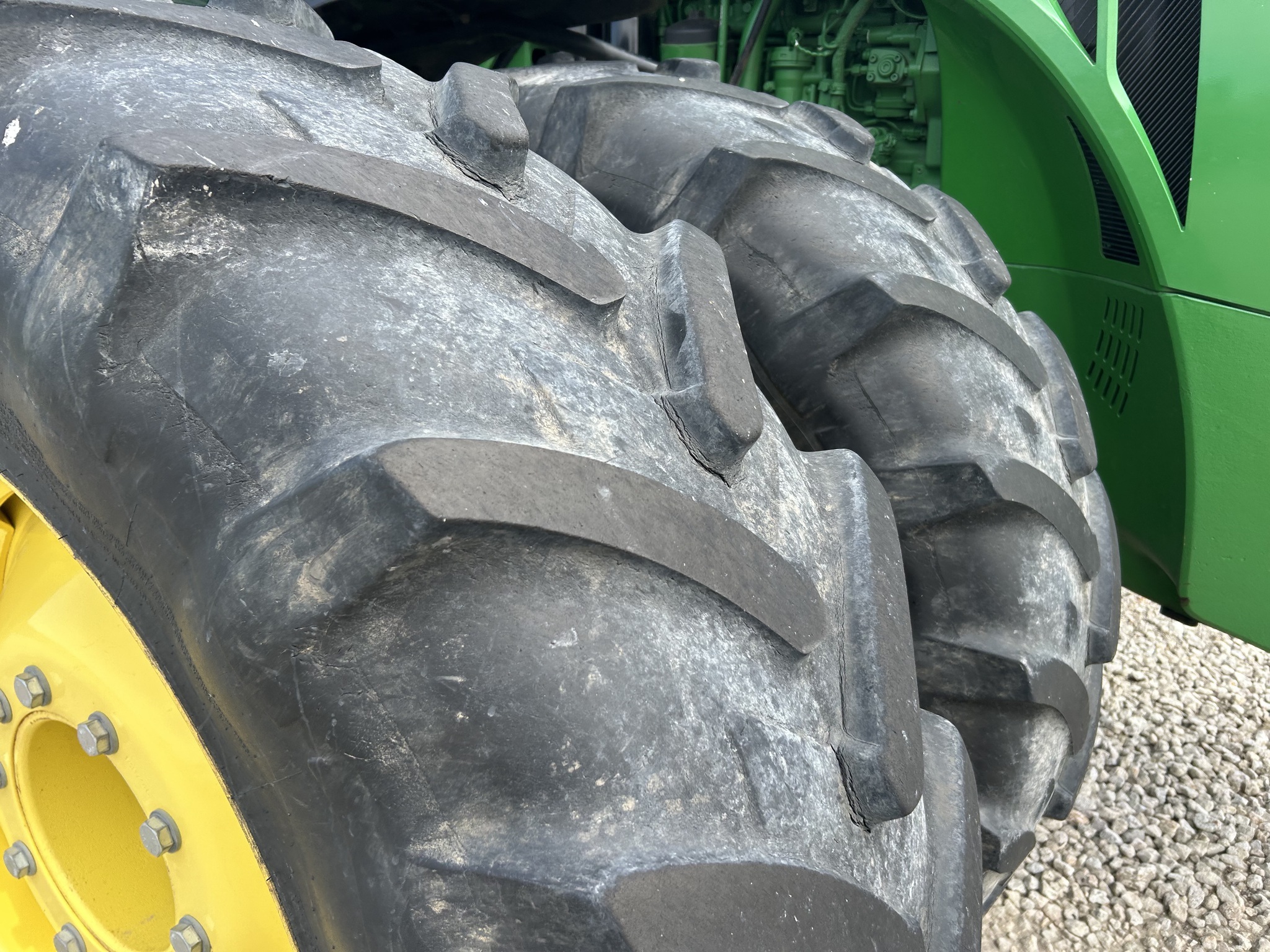2013 John Deere 8360R Tractor