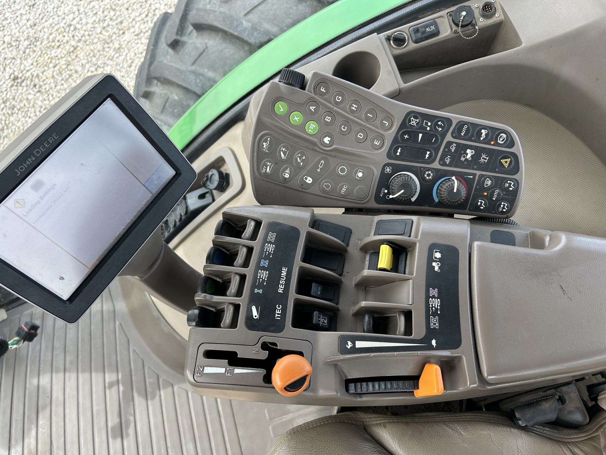 2013 John Deere 8360R Tractor