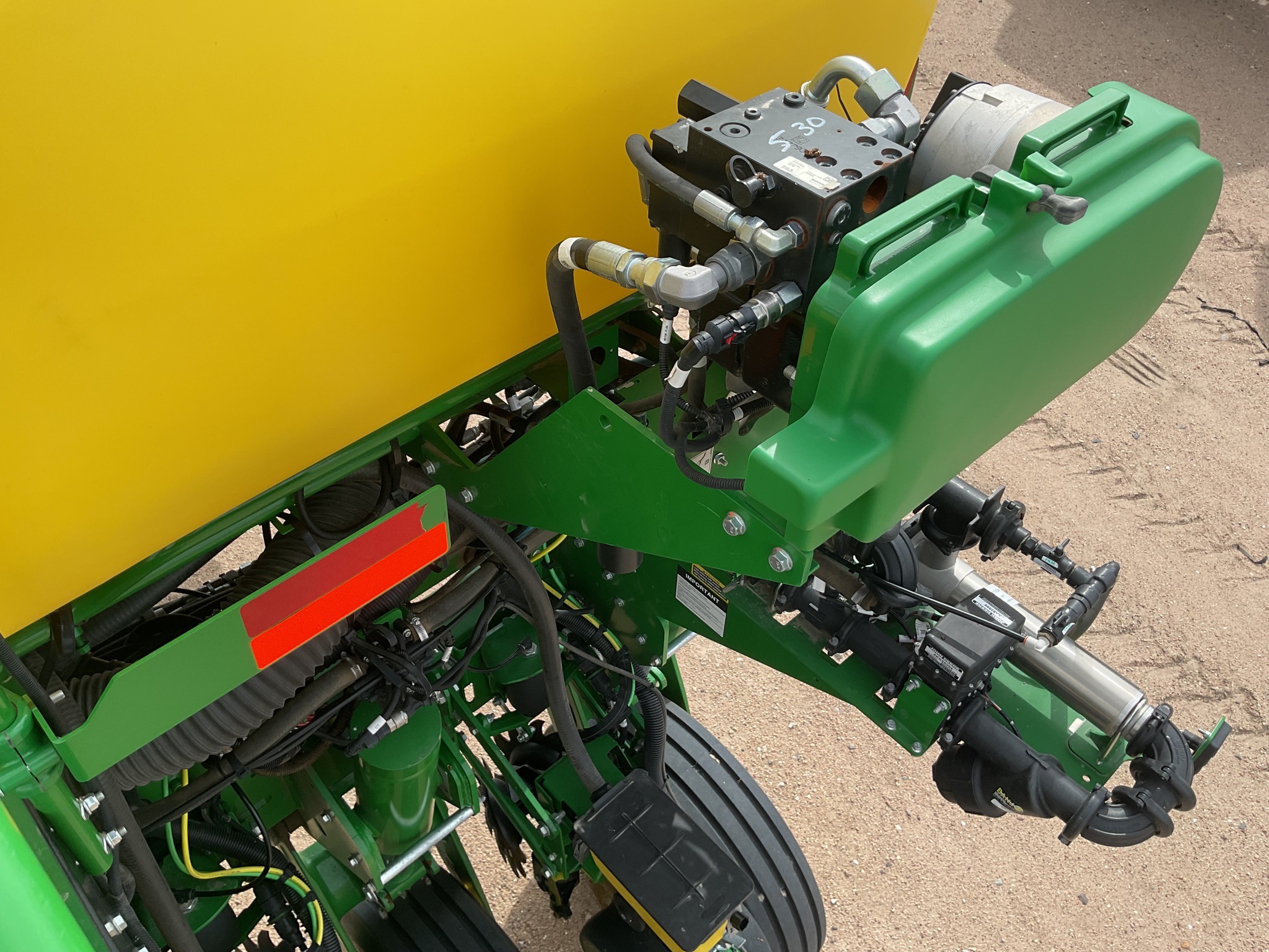 2025 John Deere 1775NT Planter
