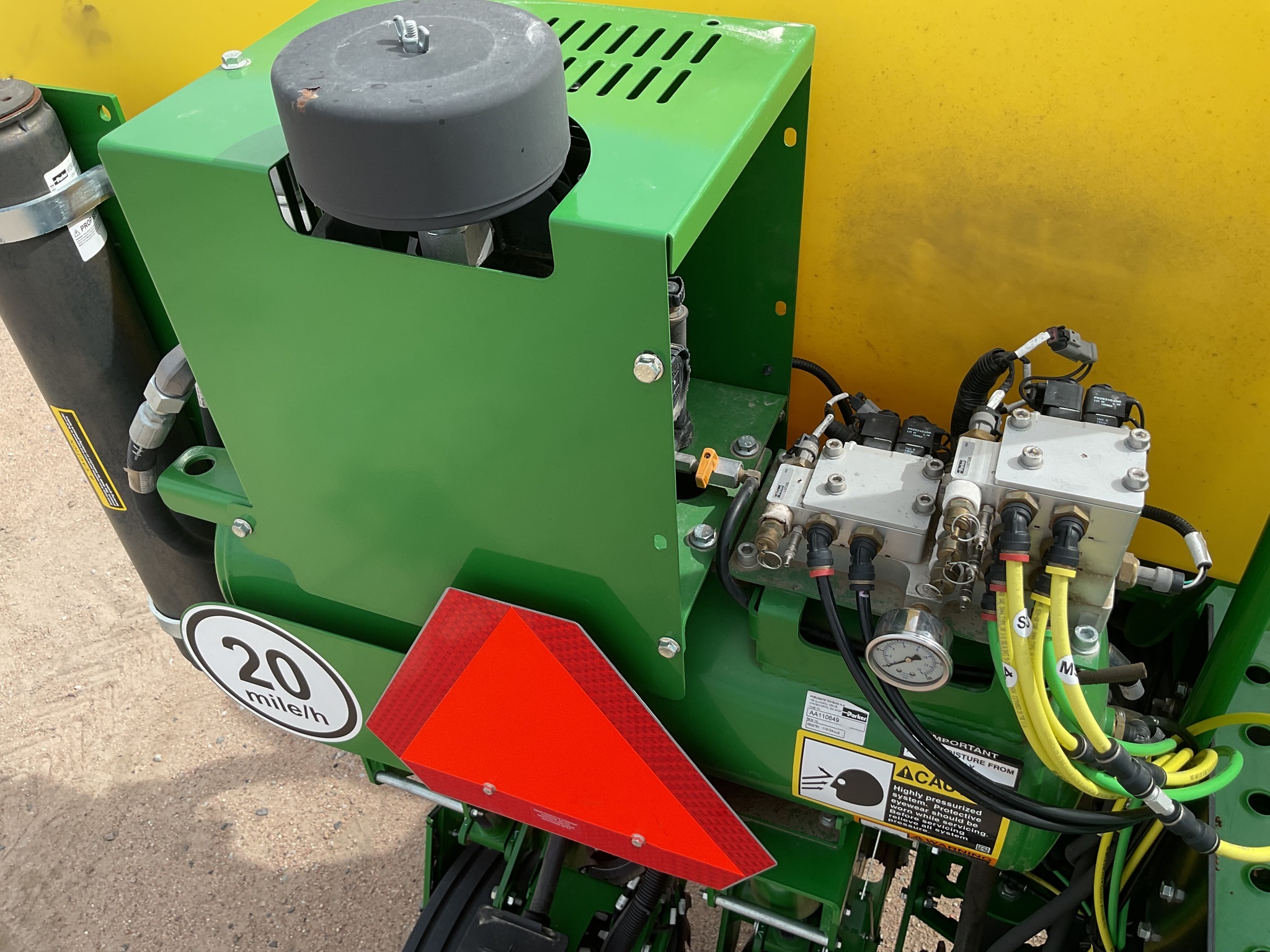 2025 John Deere 1775NT Planter