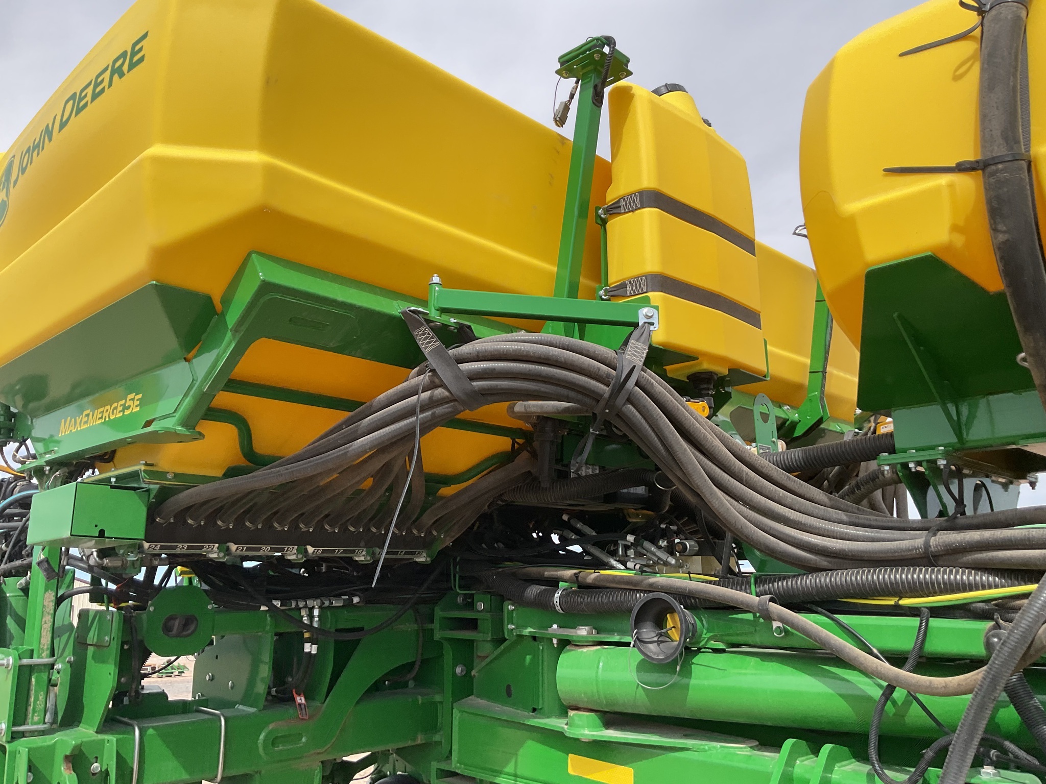 2025 John Deere 1775NT Planter