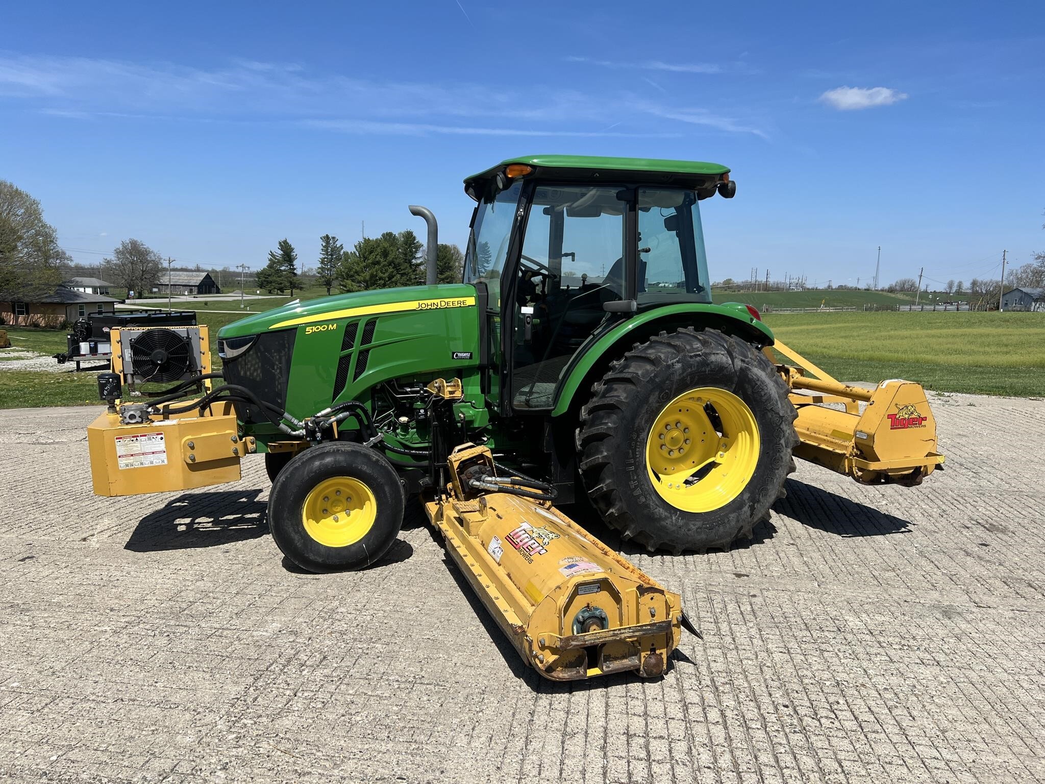2014 John Deere 5100M Tractor