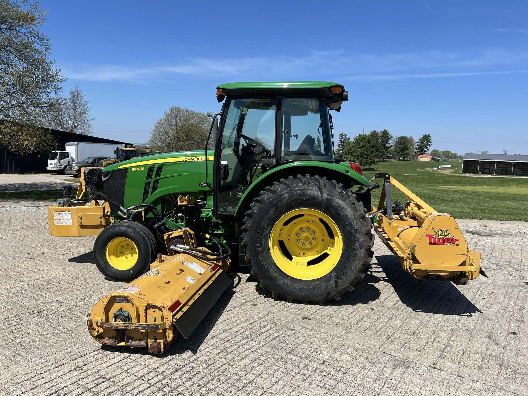 2014 John Deere 5100M Tractor