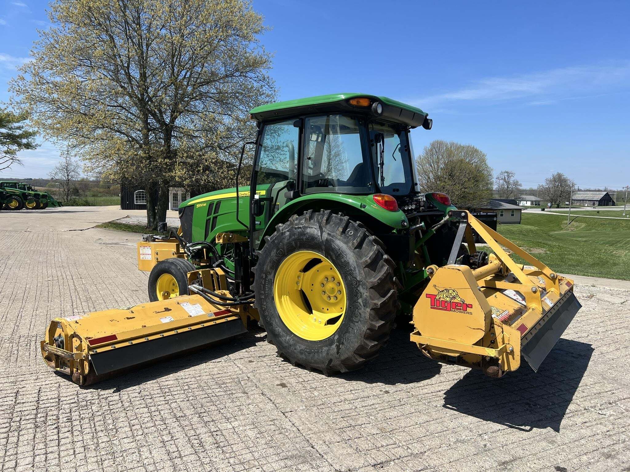 2014 John Deere 5100M Tractor