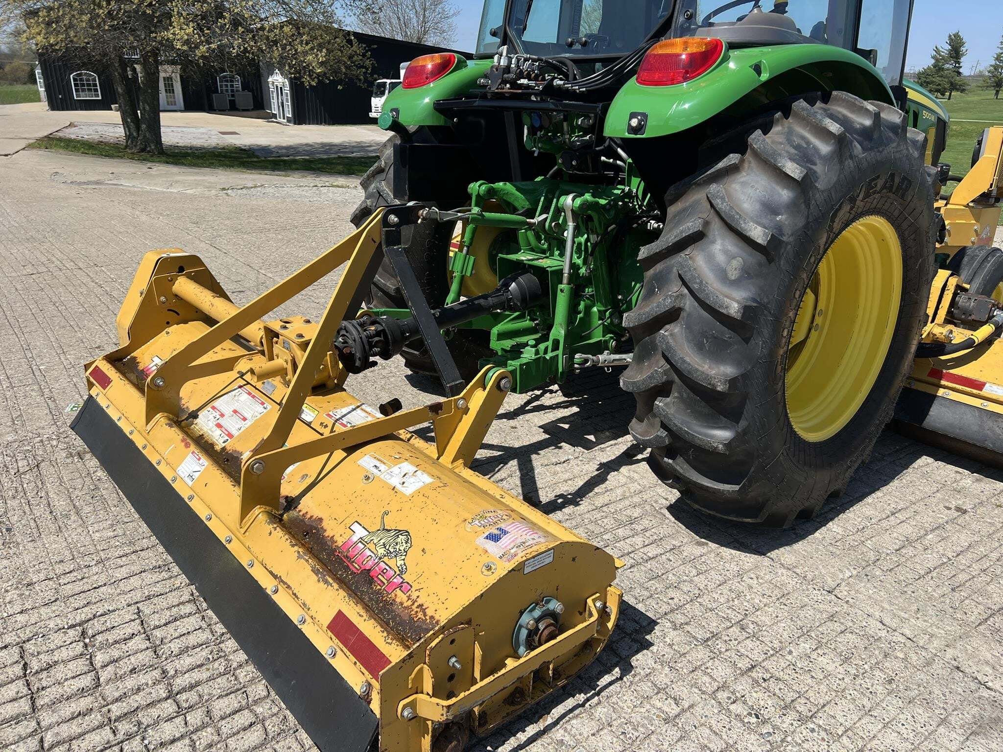 2014 John Deere 5100M Tractor
