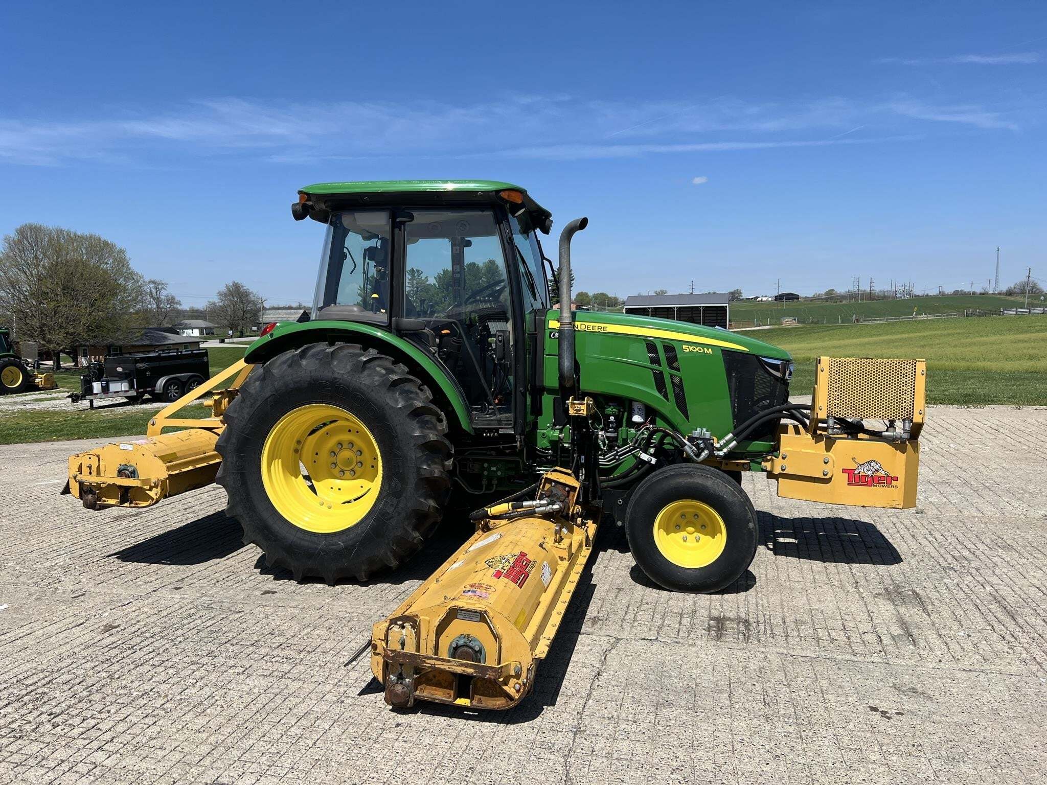 2014 John Deere 5100M Tractor