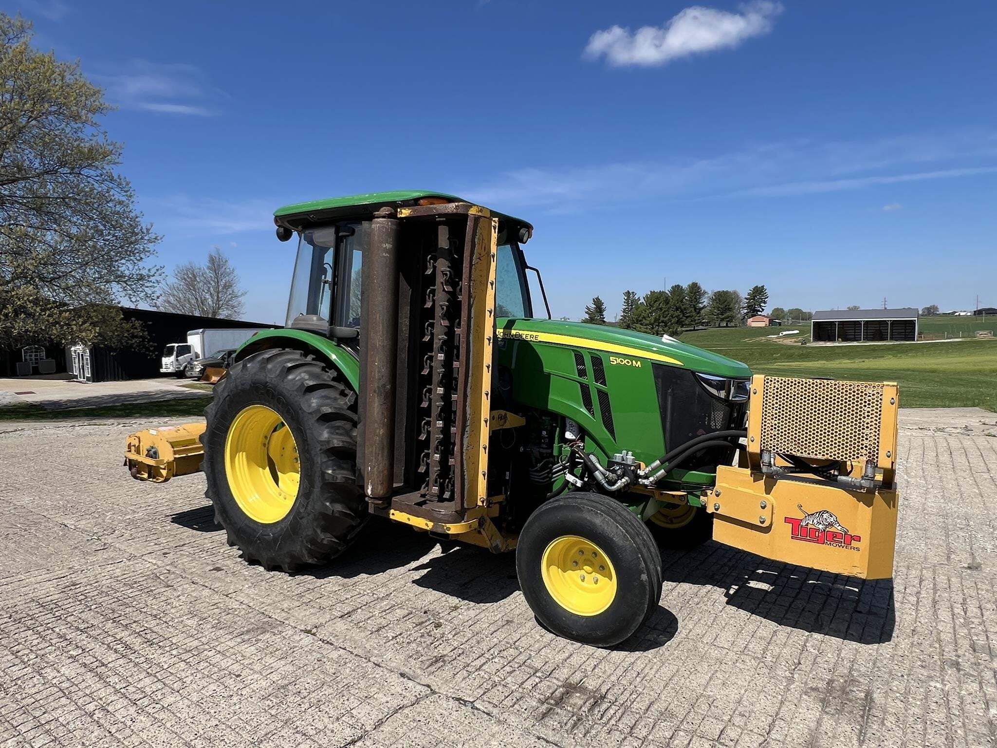 2014 John Deere 5100M Tractor