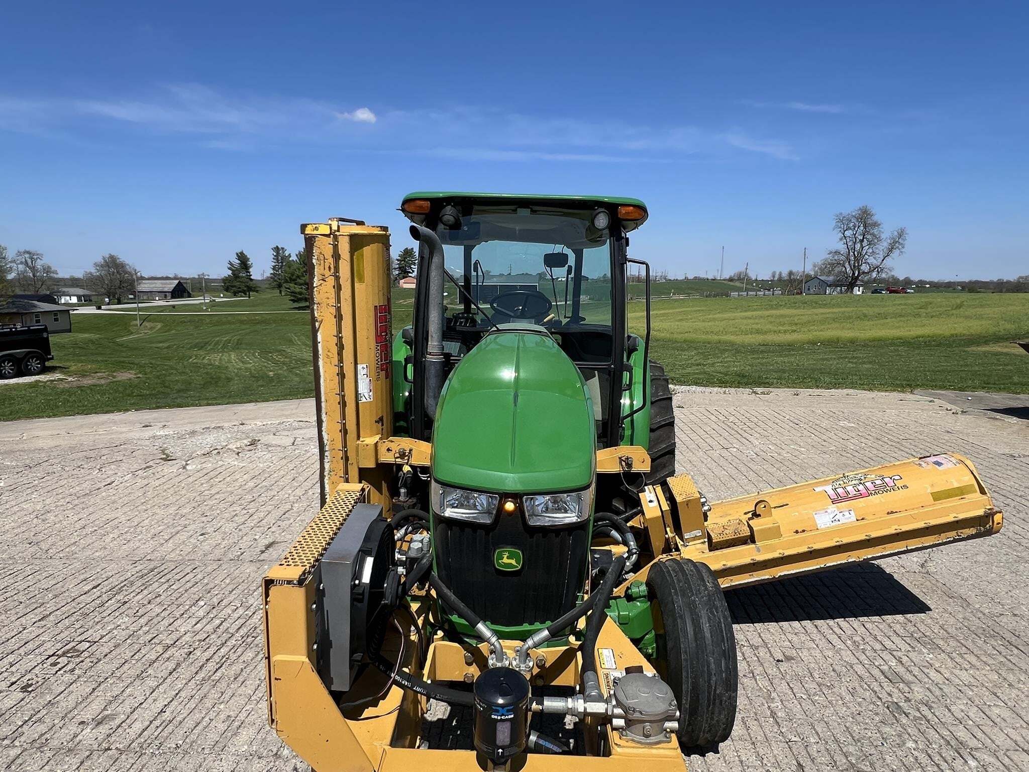 2014 John Deere 5100M Tractor
