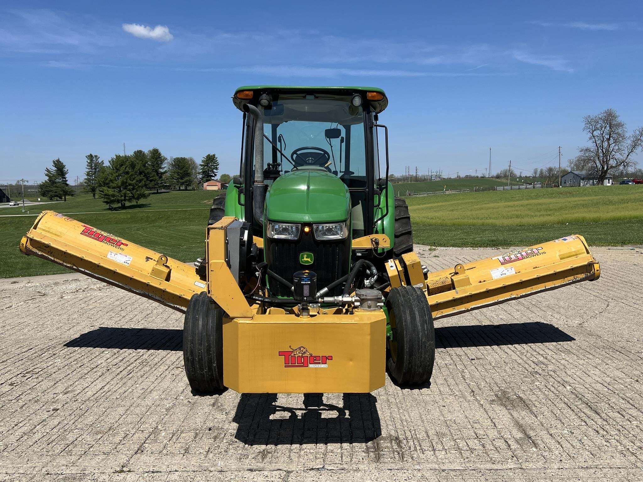 2014 John Deere 5100M Tractor