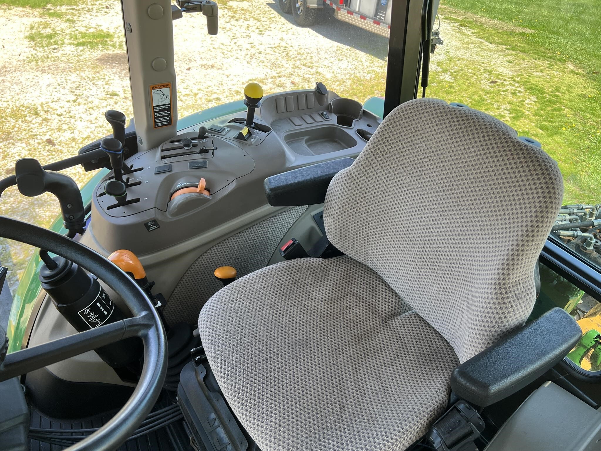 2014 John Deere 5100M Tractor