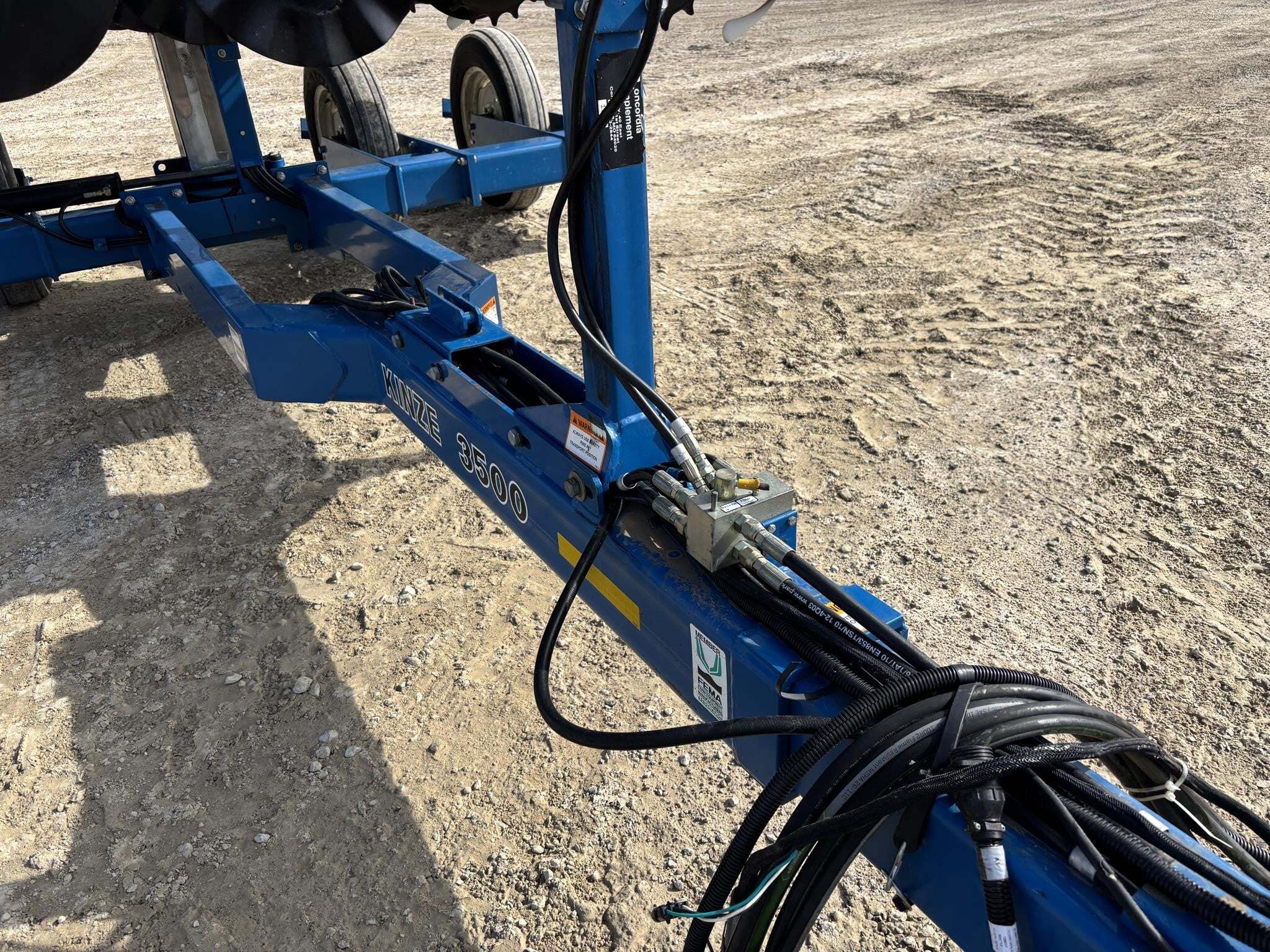 2004 Kinze 3500 Planter