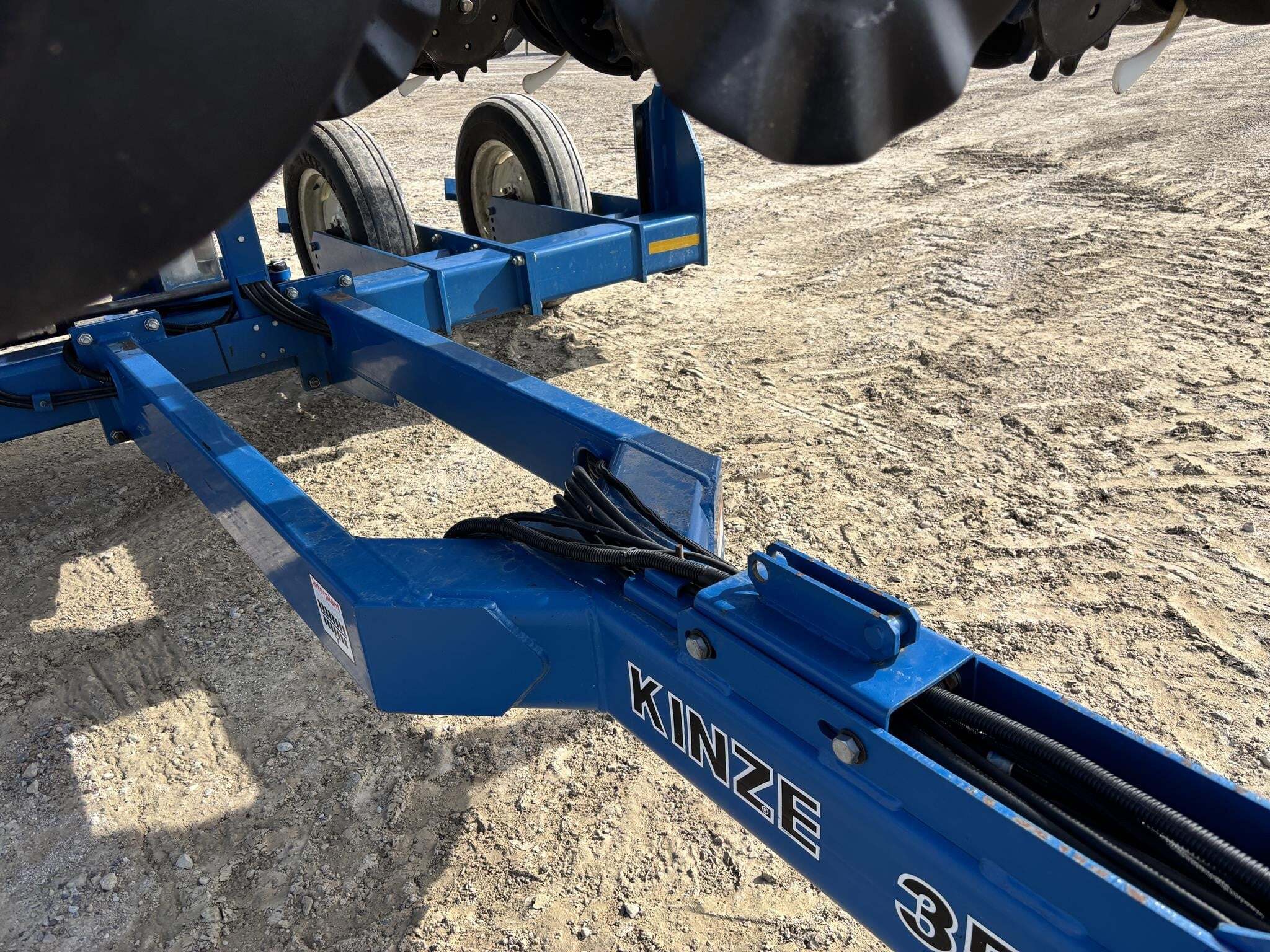 2004 Kinze 3500 Planter