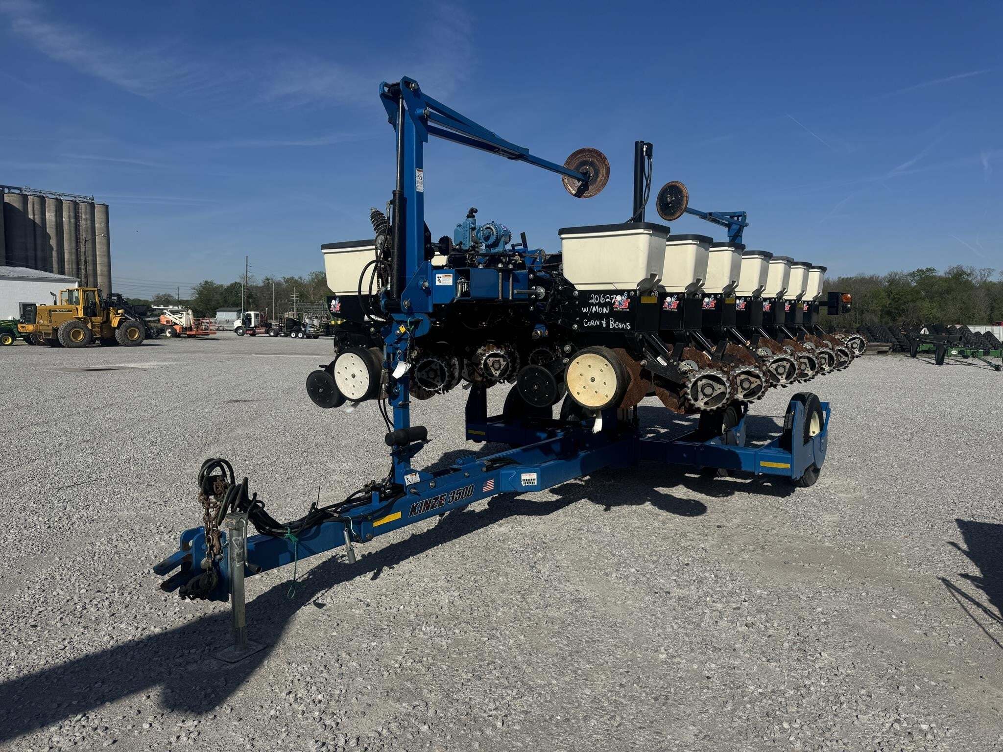  Kinze 3500 Planter