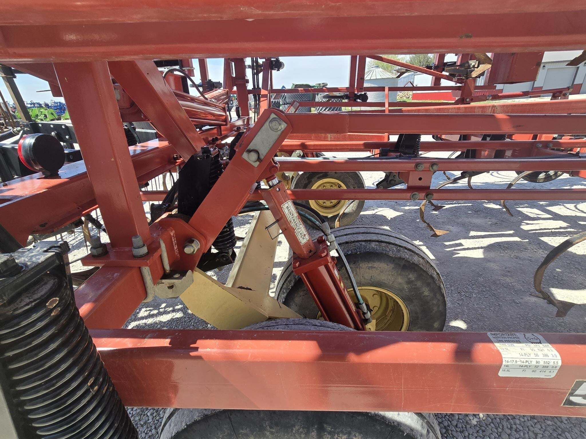2012 Krause 5635-42 Field Cultivator