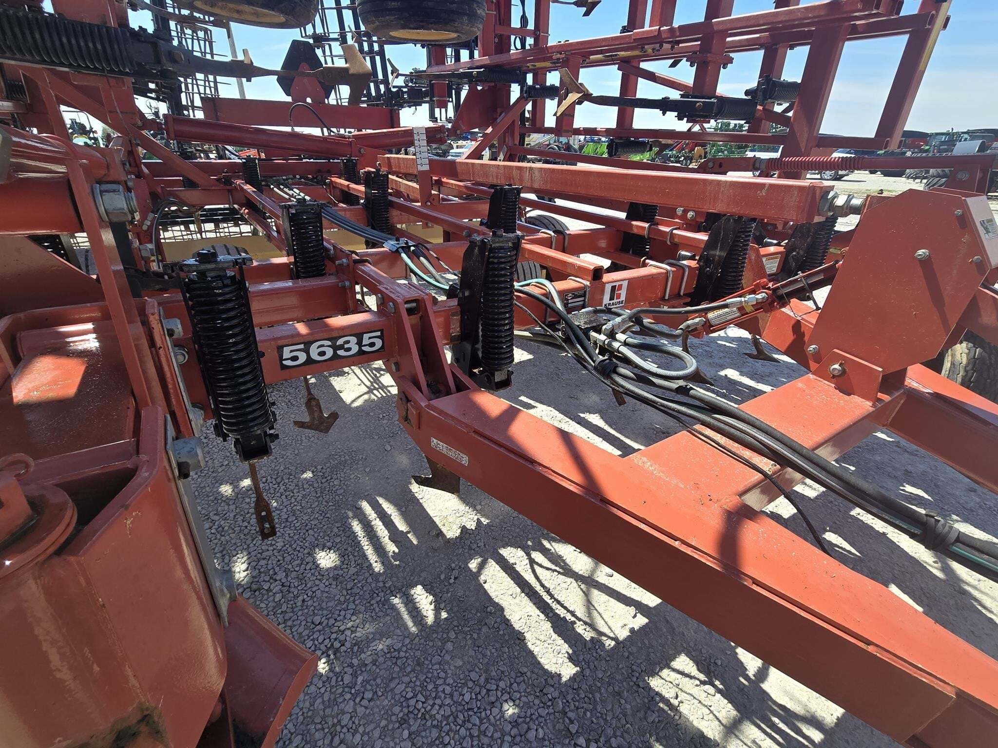 2012 Krause 5635-42 Field Cultivator