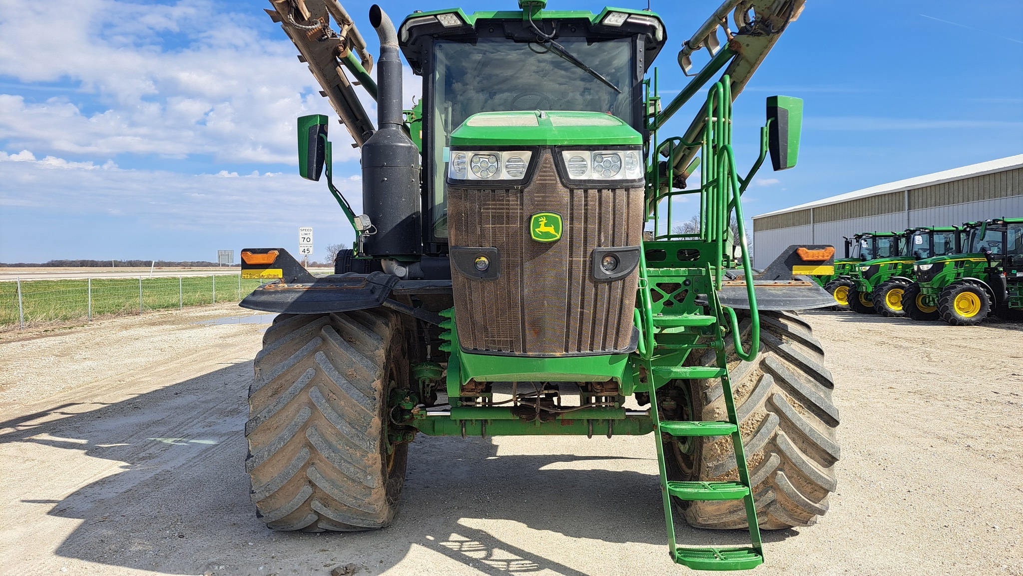 2022 John Deere 800R Self-Propelled Fertilizer Spreader