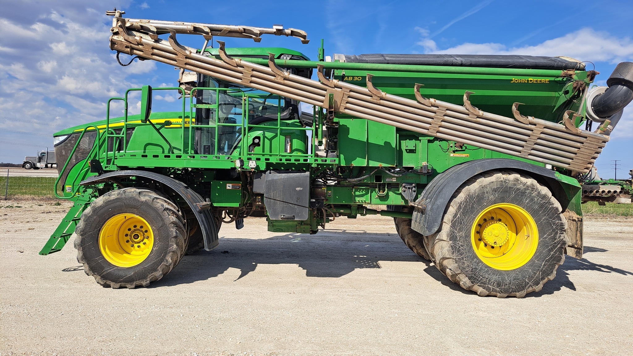 2022 John Deere 800R Self-Propelled Fertilizer Spreader