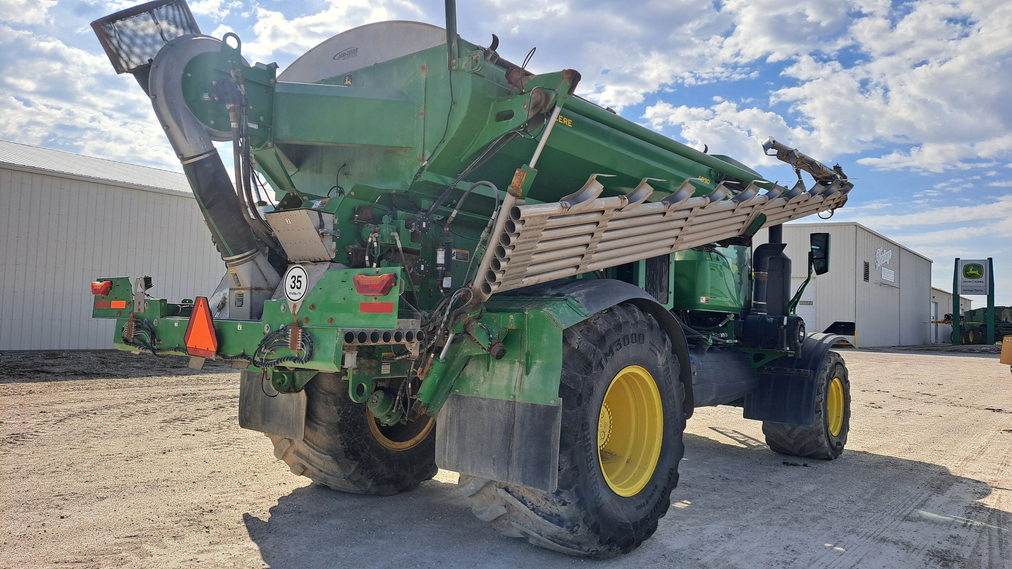 2022 John Deere 800R Self-Propelled Fertilizer Spreader