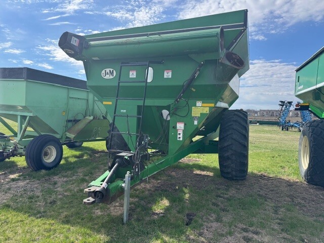 J&M 620 Grain Cart