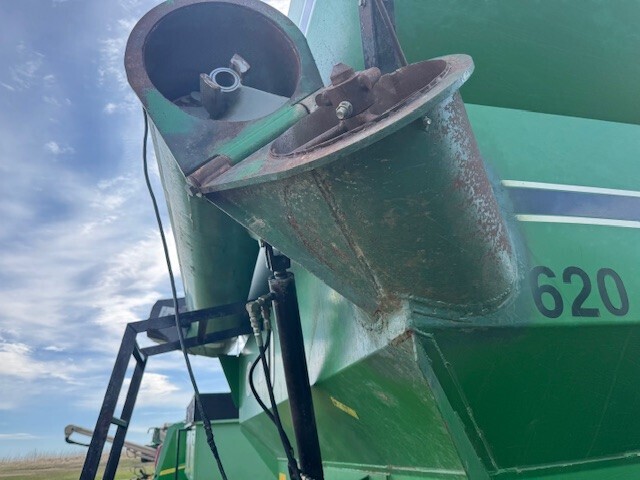  J&M 620 Grain Cart