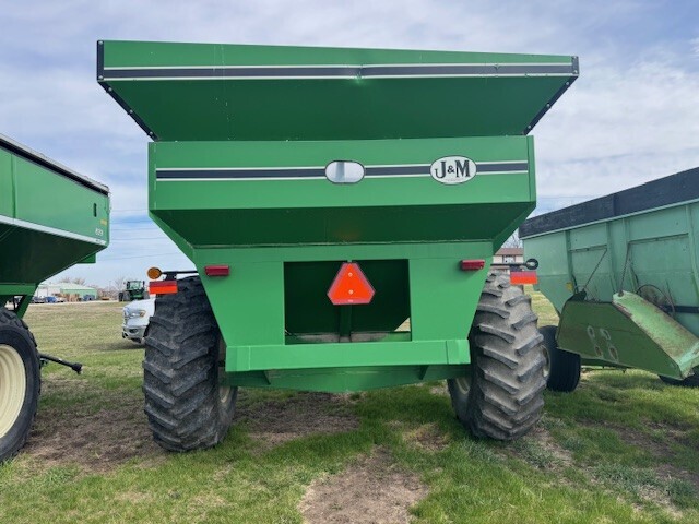  J&M 620 Grain Cart