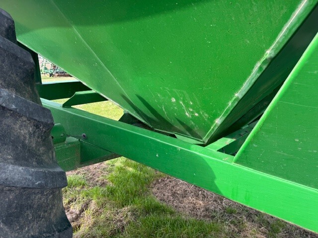  J&M 620 Grain Cart