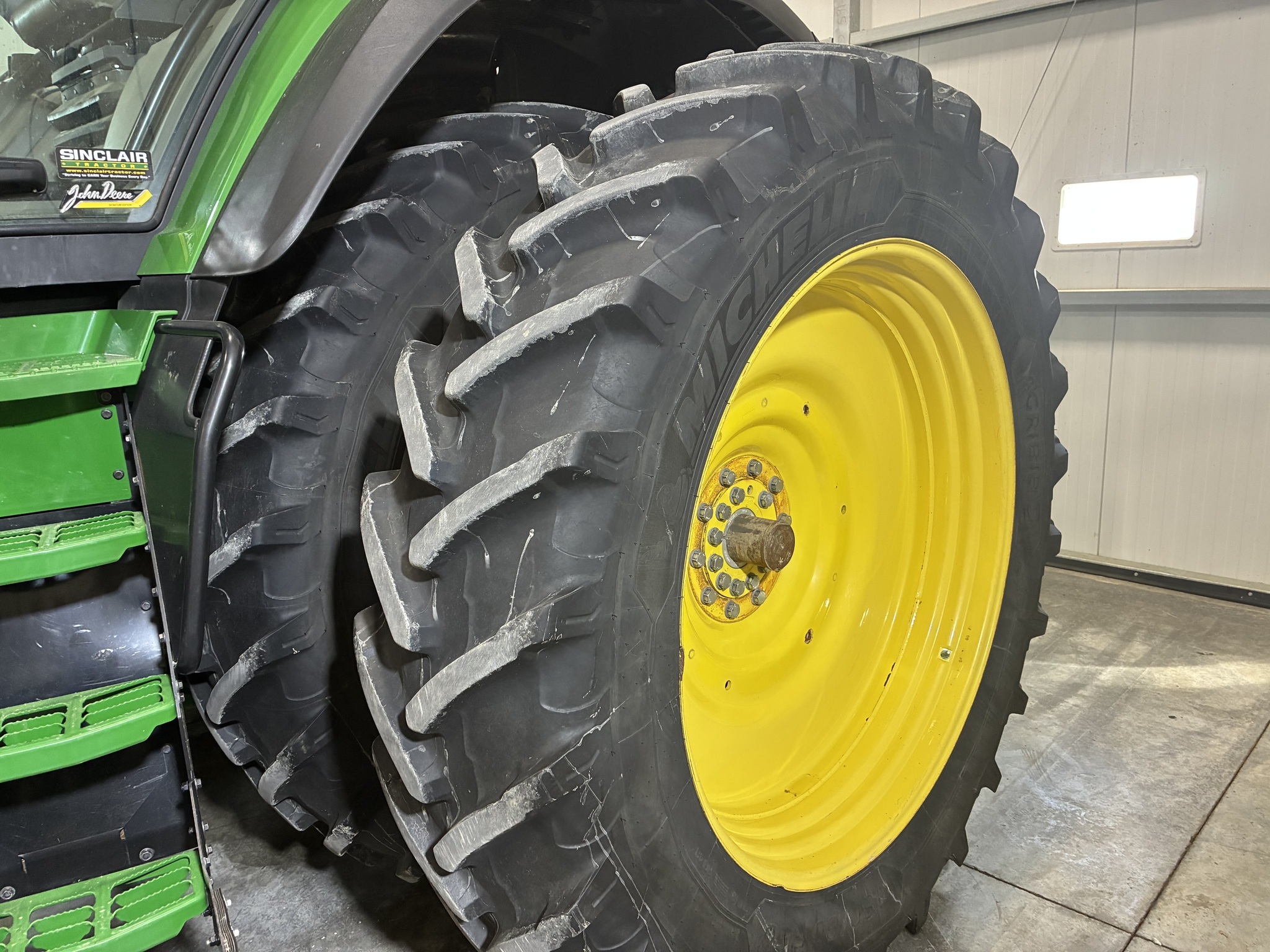 2023 John Deere 7R 330 Tractor