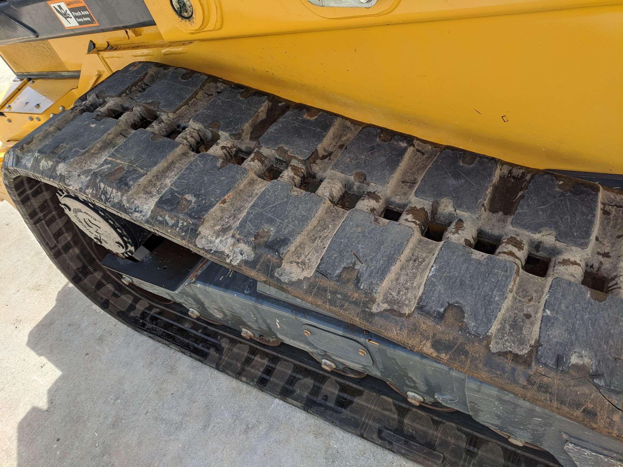 2023 Deere 331G Skid Steer