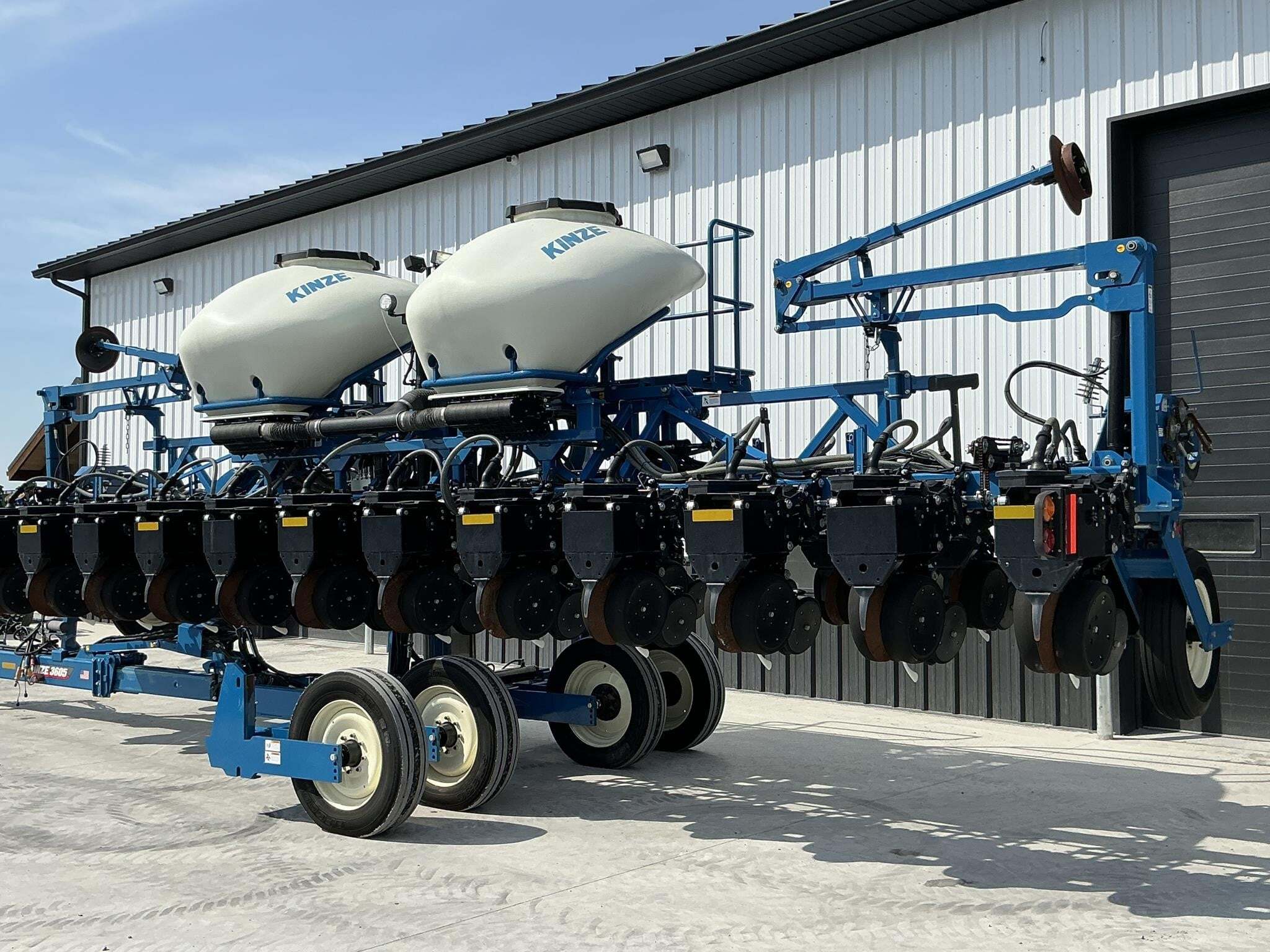 2021 Kinze 3605 Planter