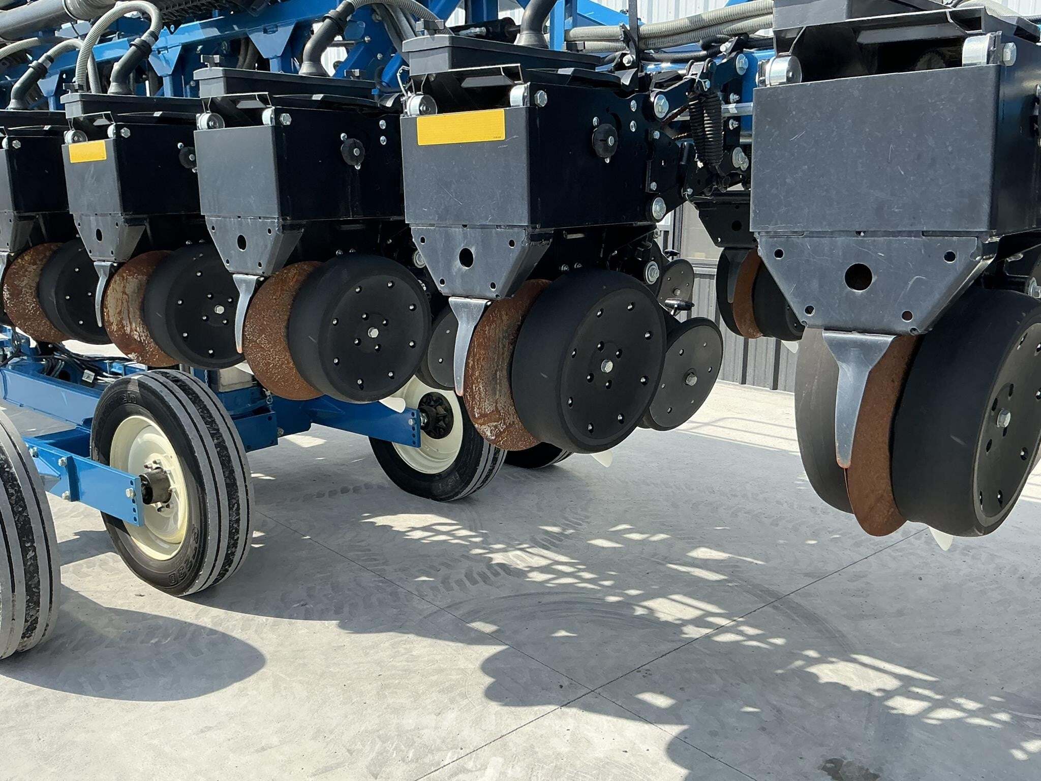 2021 Kinze 3605 Planter
