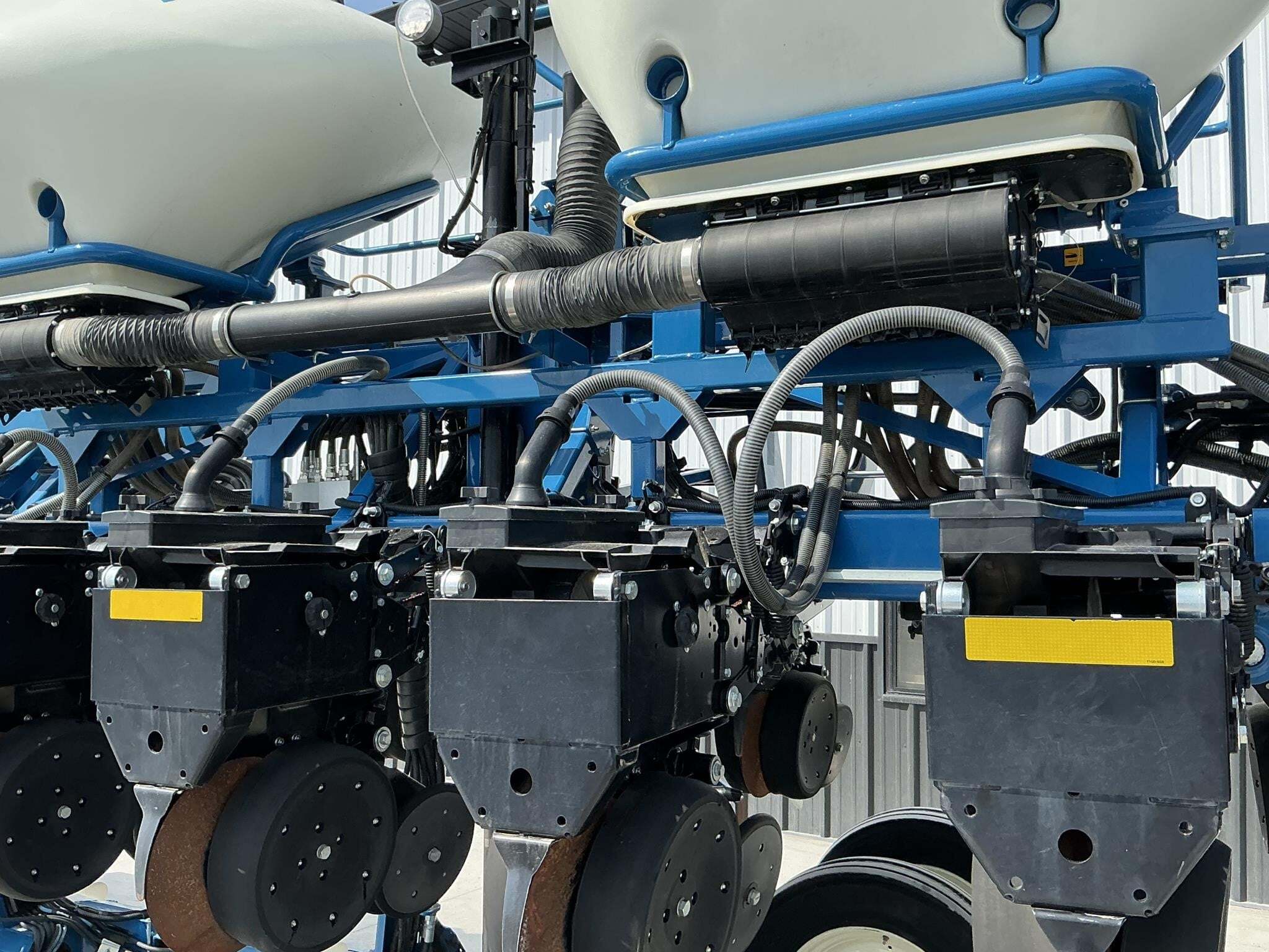 2021 Kinze 3605 Planter